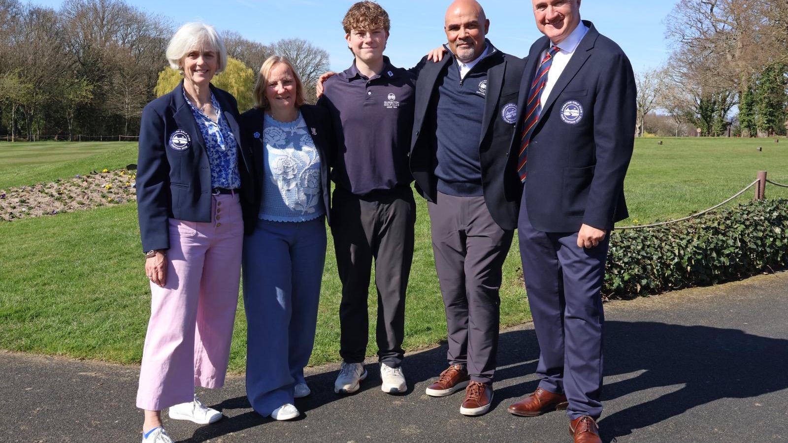 We were delighted to welcome our new Captains, Martin Ainsworth, Debbie Shaw and Kallum Jennings at our annual Captains drive in. A big thank you to Ciaran Carvalho, Georgina Headley and Alex Bocquet for their leadership in 2025 as well as their incredible fundraising efforts which saw an incredible £50,000 donated to LandAid and Surbiton YMCA. Our new Captains are excited to take the helm this year and are fundraising for Alzheimer’s Society and Great Ormond Street Hospital.
A full welcome can be found on our website below.
https://www.surbitongolfclub.com/captains
#surreygolfclub #surreygolfcaptains #golfcharity #golffundraising