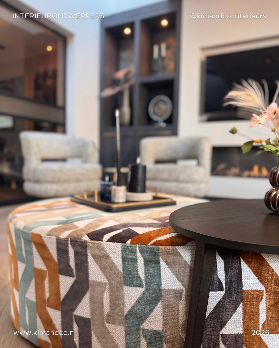 Een huis dat écht klopt? Begint bij de juiste materialen 🌿
Je ziet online vaak de mooiste plaatjes voorbij komen, maar de echte kracht van een interieur zit ‘m in de texturen.
De ruwheid van natuurlijke stof, de warmte van eerlijk hout en de gelaagdheid van materialen die ervoor zorgen dat je écht kunt landen in je eigen huis.
Voor ons is interieur dan ook een zintuiglijk proces.
We zoeken net zo lang tot we de combinaties hebben gevonden die niet alleen mooi ogen maar ook de rust geven waar je naar opzoek bent.
Wil je het zelf eens ervaren wat materialen voor de sfeer doen in een ruimte?
Op Tweede Paasdag, maandag 6 april, openen we onze deuren van onze vernieuwde studio in Venray 😍
Dit is het moment om door onze collecties te bladeren, texturen te voelen en te ontdekken wat een goede basis voor jouw huis kan betekenen.
En we vieren ook ons 12,5 jarig jubileum nog.
We vinden het fijn als je erbij bent! ☕️
Zien we je dan?
#interieurarchitect #interieurontwerper #interieurarchitectuur #materialen #opendag