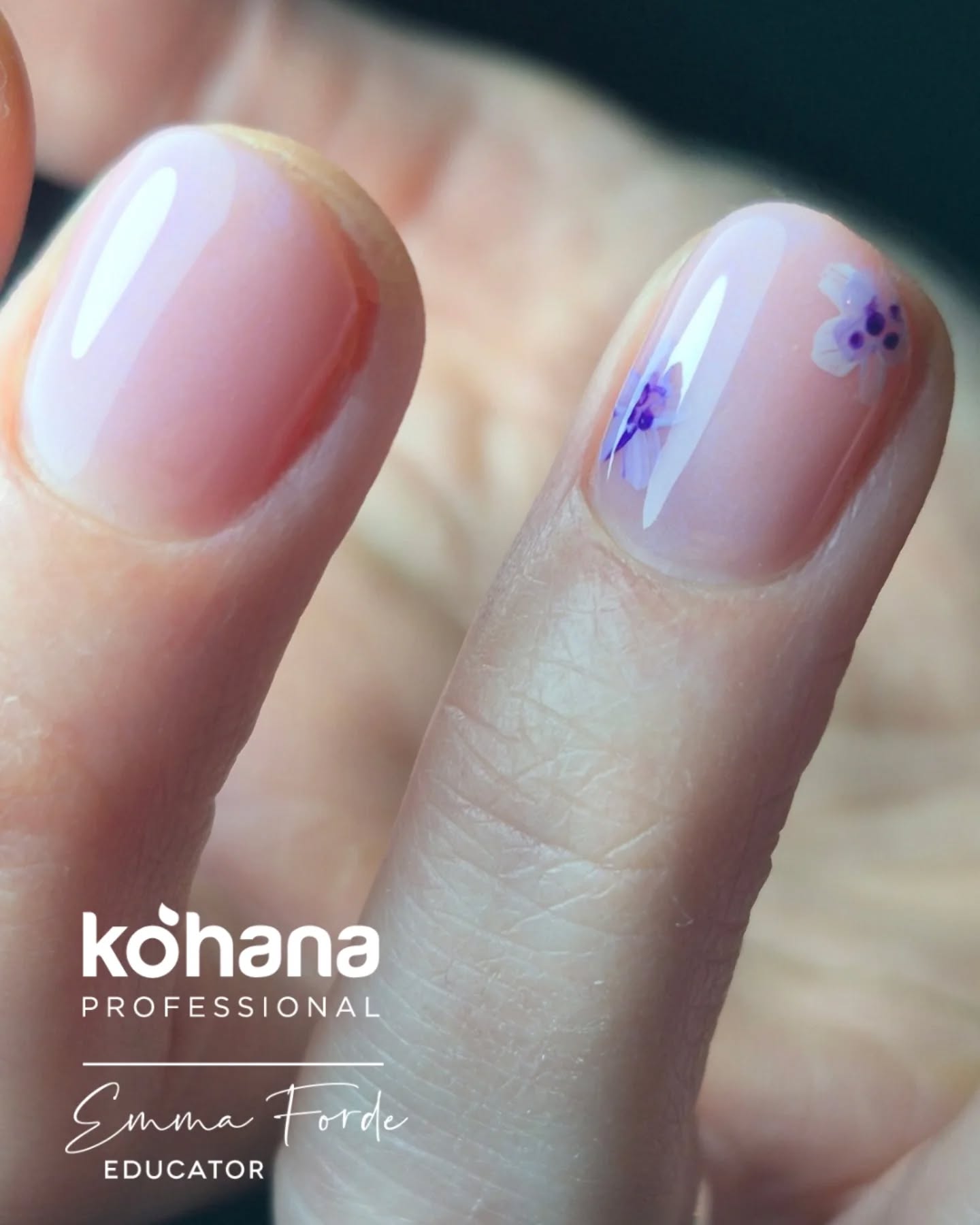 Simple Spring Flowers
CB #natural
130 #belle
From @kohana_professional