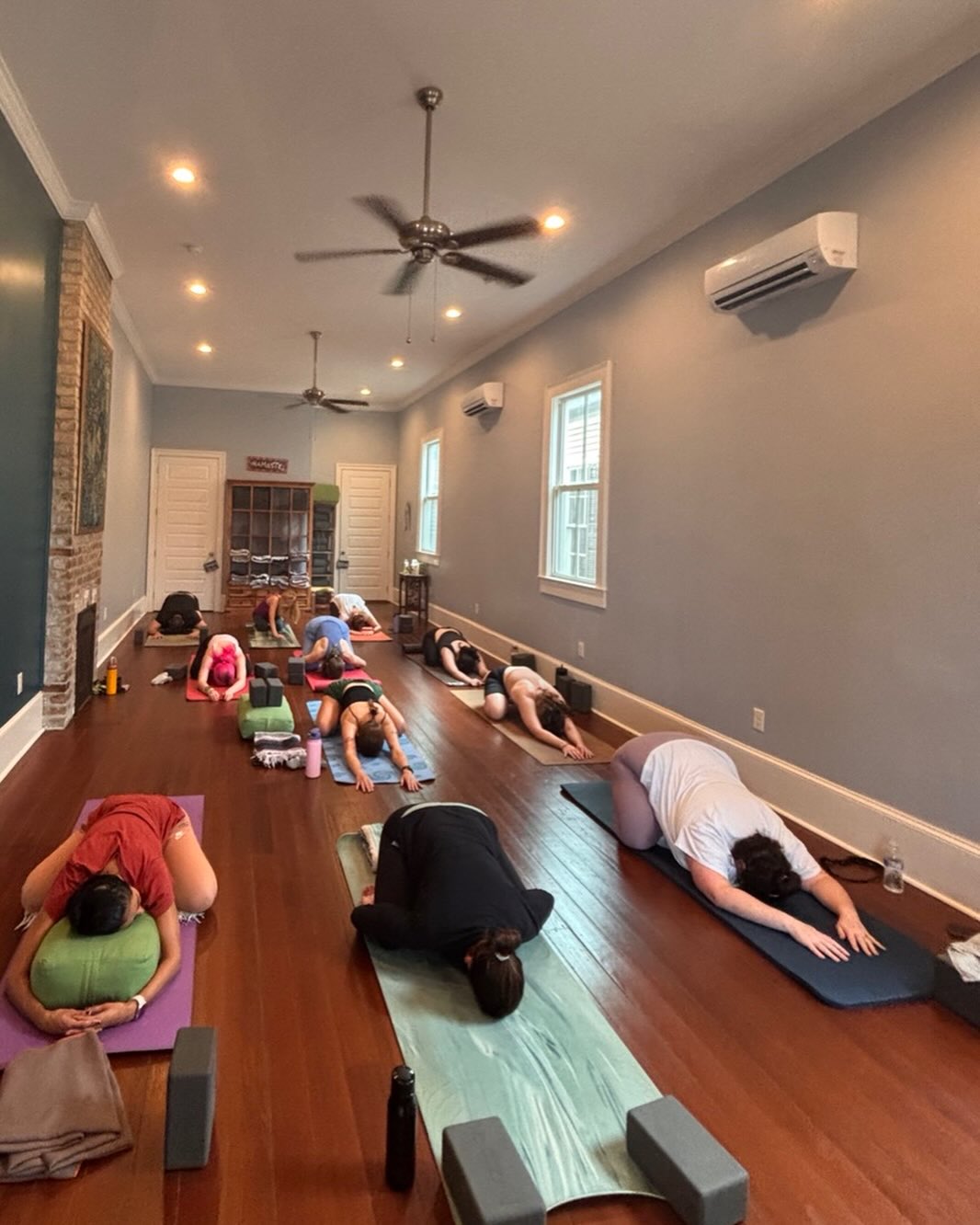 40 days. Countless breaths.
As we close this challenge, ask yourself—not what did I achieve? but what did I learn?
Finish strong. Finish gently.Carrying it forward
Journal Prompt:
What has shifted in me over these 40 days?
What parts of this practice do I want to keep beyond the challenge?
#40DaysComplete #YogaJourney #liveoakyoganola #yogaeveryday #nolayogacommunity