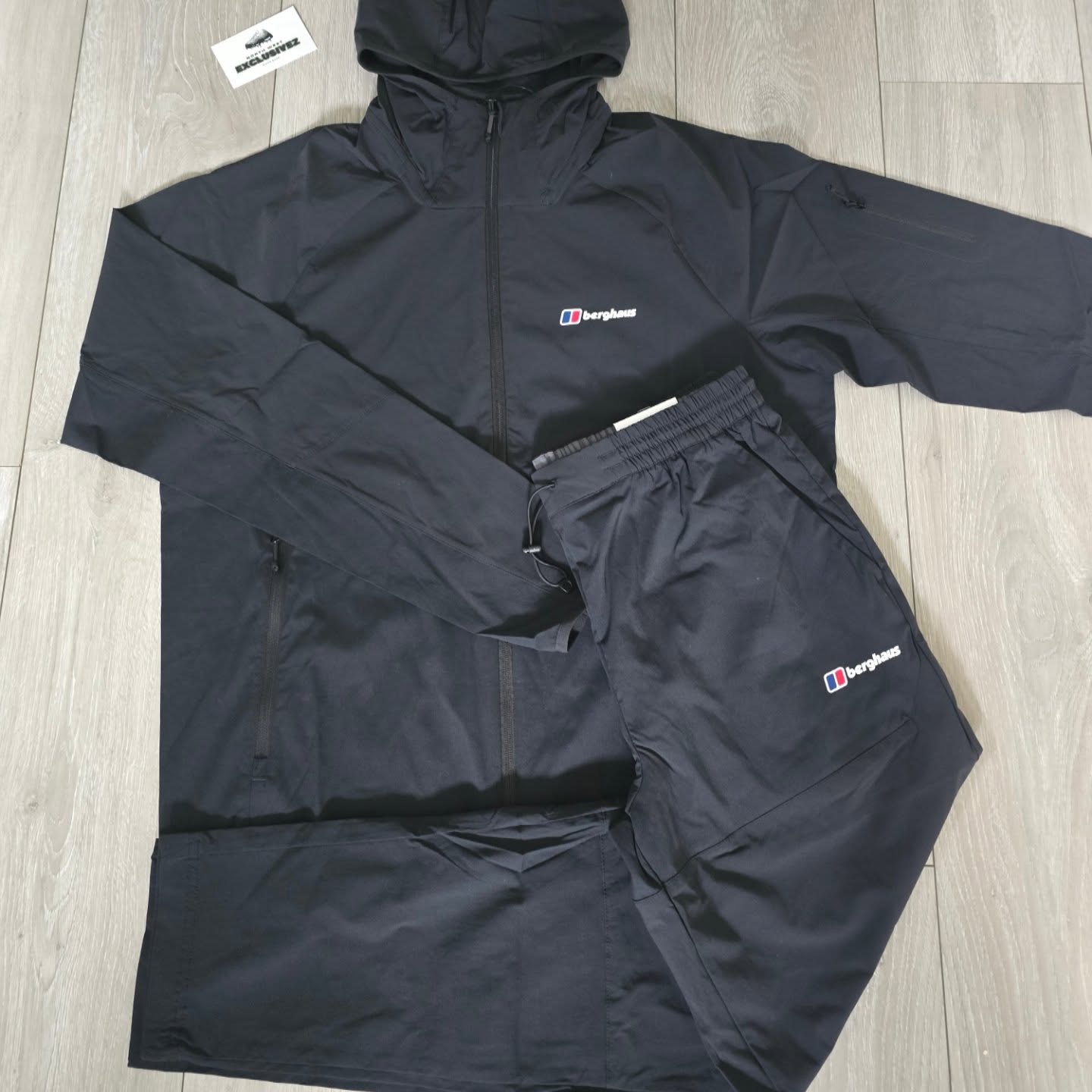 Berghaus Theram Tracksuit (All Black)
It's getting cold and this tracksuits even colder
Perfect tracksuit for style and warmth
Get fresh with the best ❗️
Under RRP on our website, Only a few sizes left!