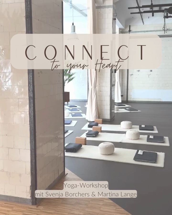 ᵂᴱᴿᴮᵁᴺᴳ Manchmal öffnet sich das Herz nicht durch „mehr Tun“, sondern durch bewusste Verbindung – zum Körper, zum Atem, zum Klang und zu uns selbst. 💗
Connect to Your Heart ist ein 3-stündiger Workshop, in dem wir - Tina und Svenja - Neurozentriertes Yoga mit sanften Rückbeugen aus innerer Stabilität heraus üben und dann durch Yin Yoga und Sound Bath tief entspannen. ✨
Ganz besonders freuen wir uns, dass auch @veryyoga.de vor Ort präsent sein wird und einige ihrer wunderschönen Artikel präsentieren: Hier kannst du ganz in Ruhe stöbern und wenn du magst, sogar direkt vor Ort oder nach dem Workshop im Laden (der sich nur wenige Meter vom Studio entfernt befindet) etwas erwerben.
Neue Kollektionen, frische Farben und viele Dinge, die Bewegung, Ruhe und Alltag schön verbinden. Ob für dich selbst oder für deine Liebsten – bei @veryyoga.de findest du auch besondere Geschenke zum Wohlfühlen🤍🧘♀️
👉🏼Es gibt nur noch ganz wenige freie Plätze:
🗓 11.04.2026 - 11-14 Uhr
📍 Studio Hege40, Hamburg
🔗 Anmeldung über den Link in meiner Bio
Wir freuen uns sehr auf dich. 🤍
#yogaworkshop #yogadeutschland #neurozentriertesyoga #soundbath #yogahamburg
