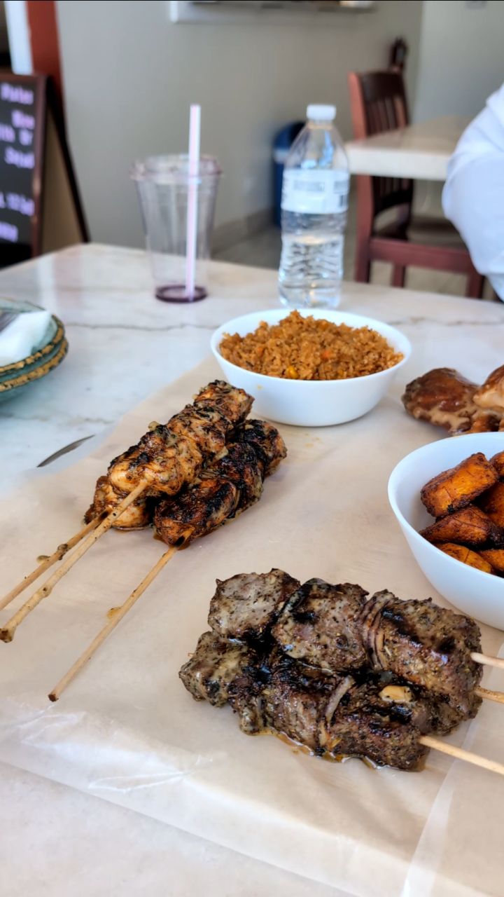 This was NOT the plan…@lebonbongrill @lebonbon_grill @smascarinas
I was on my way to another restaurant when my guy recommended a spot down the street and I’m glad he did.
📍Le Bonbon Grill – Lisle, IL
West African cuisine with bold flavors, great portions, and something completely different from your typical spot in the western suburbs.
This is exactly why I explore these communities… you never know what you’ll find.
Where should I go next?
#FlavorsOfFranklin
#ChicagoFoodie
#HiddenGem
#SuburbanLiving
#LisleIL