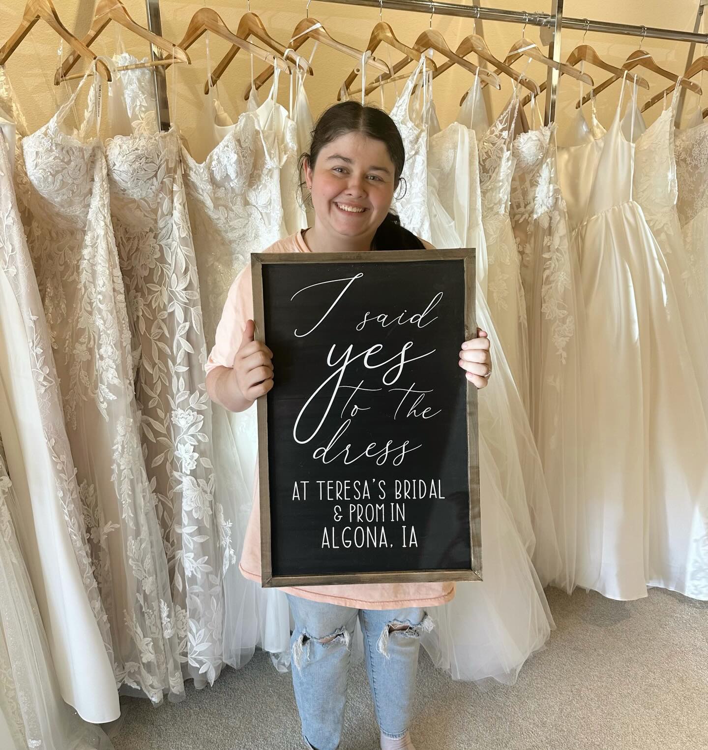 Shantel said YES to the dress! 🤍 Thank you so much for shopping with us!🫶🏼