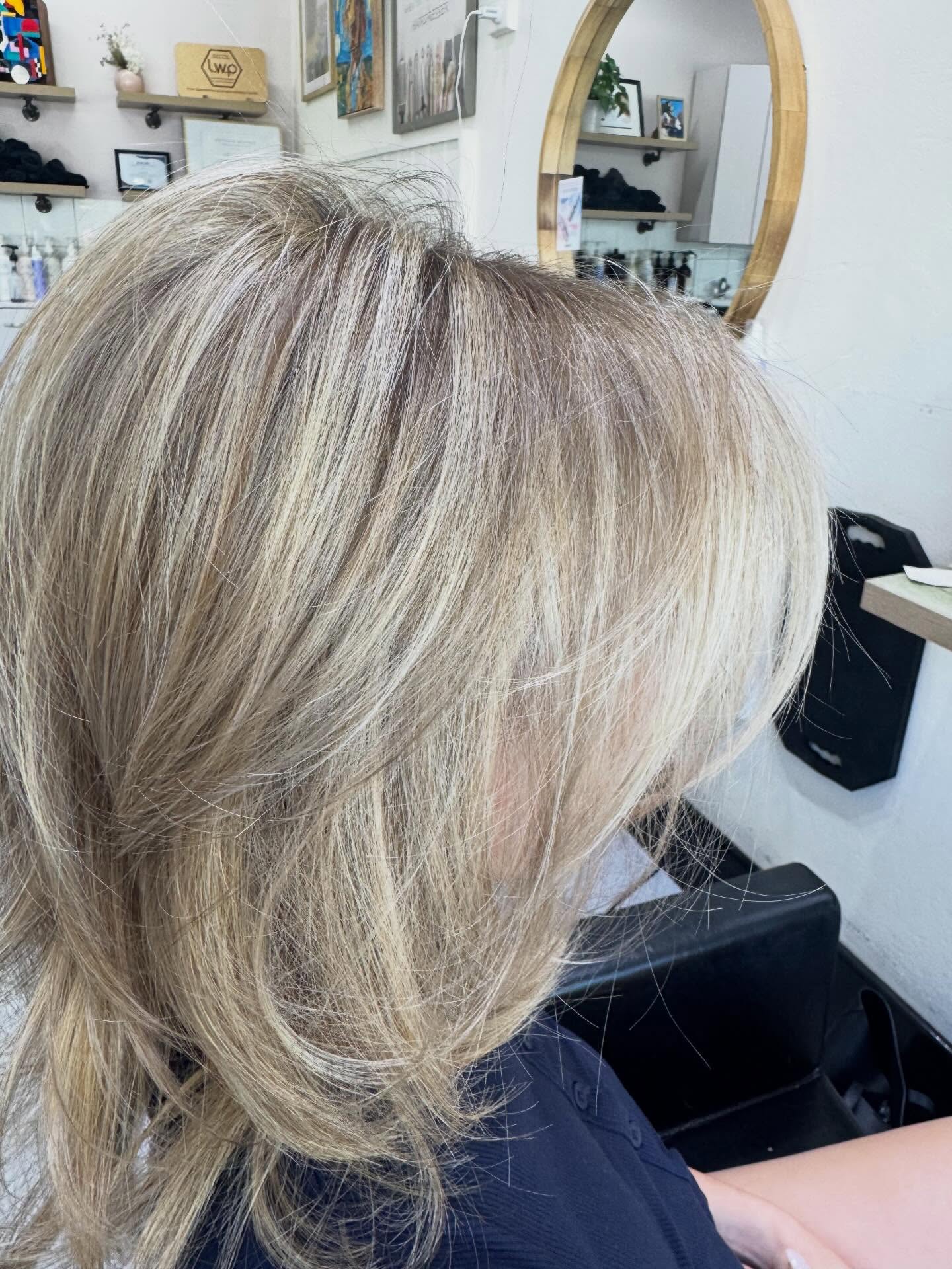 Full foils + lowlight ash natural - Brighter colour blonde 👱🏼♀️ High Lights 👱🏼♀️ -💇🏼♀️👱🏼♀️💅 🌸 #crowsnest #mosman #neutralbay #cremorne