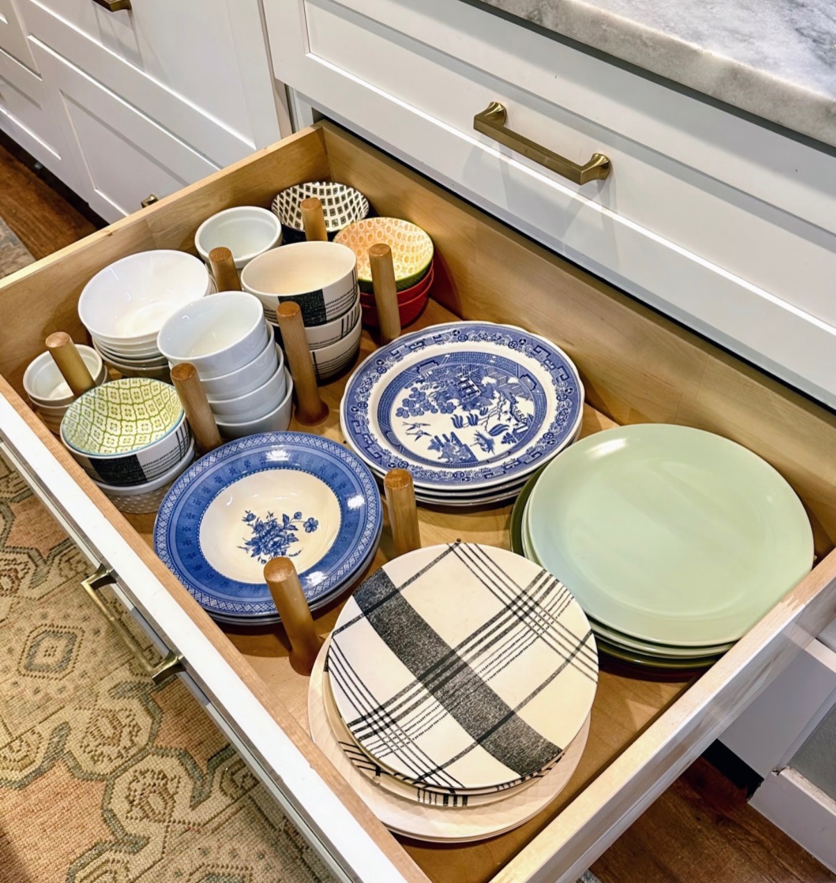 All things drawers ✨
From chaotic catch-alls to perfectly organized spaces, we turn drawers into systems that actually work for you! #professionalorganizer #homeorganization #drawerorganization #organizedhome #organizationhacks