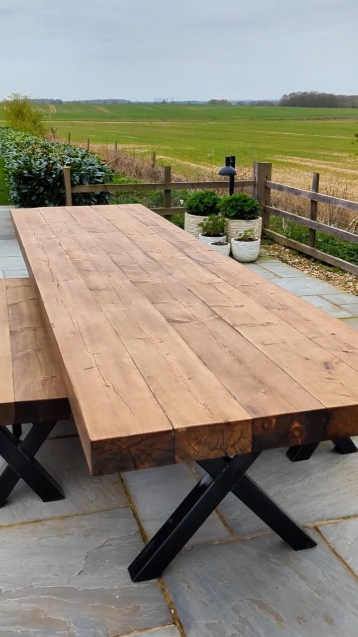 We had the same reaction when we delivered this massive dark oak sleeper table to our client.
.
.
.
.
#sleepertable #bespokefurniture #carpentry #sheffield