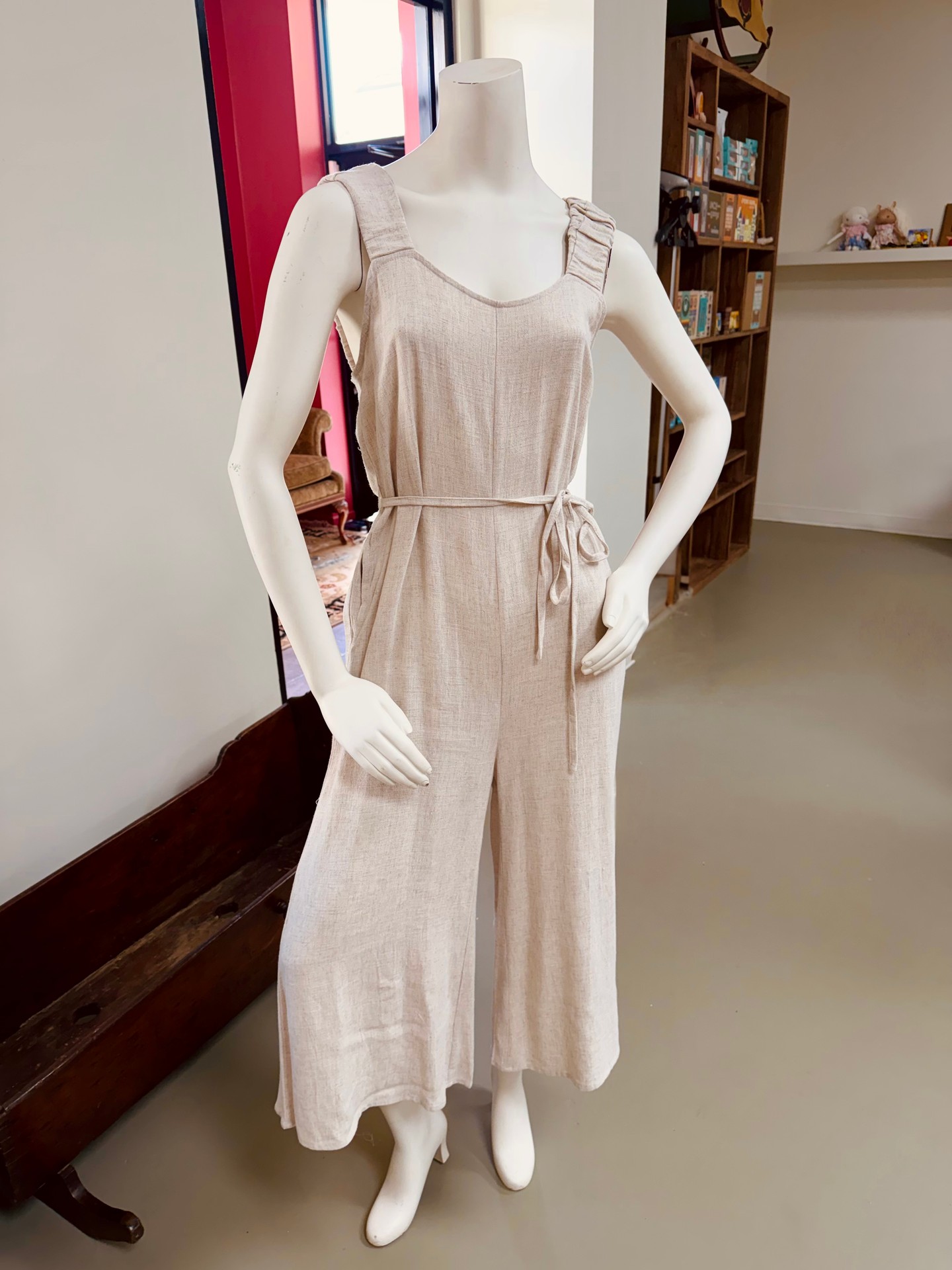 Understated and endlessly wearable. Natural textures, relaxed structure, and timeless design - pieces you’ll reach for again and again.
#SydasBoutique #NeutralStyle #EverydayLuxury #SlowStyle #WardrobeStaples