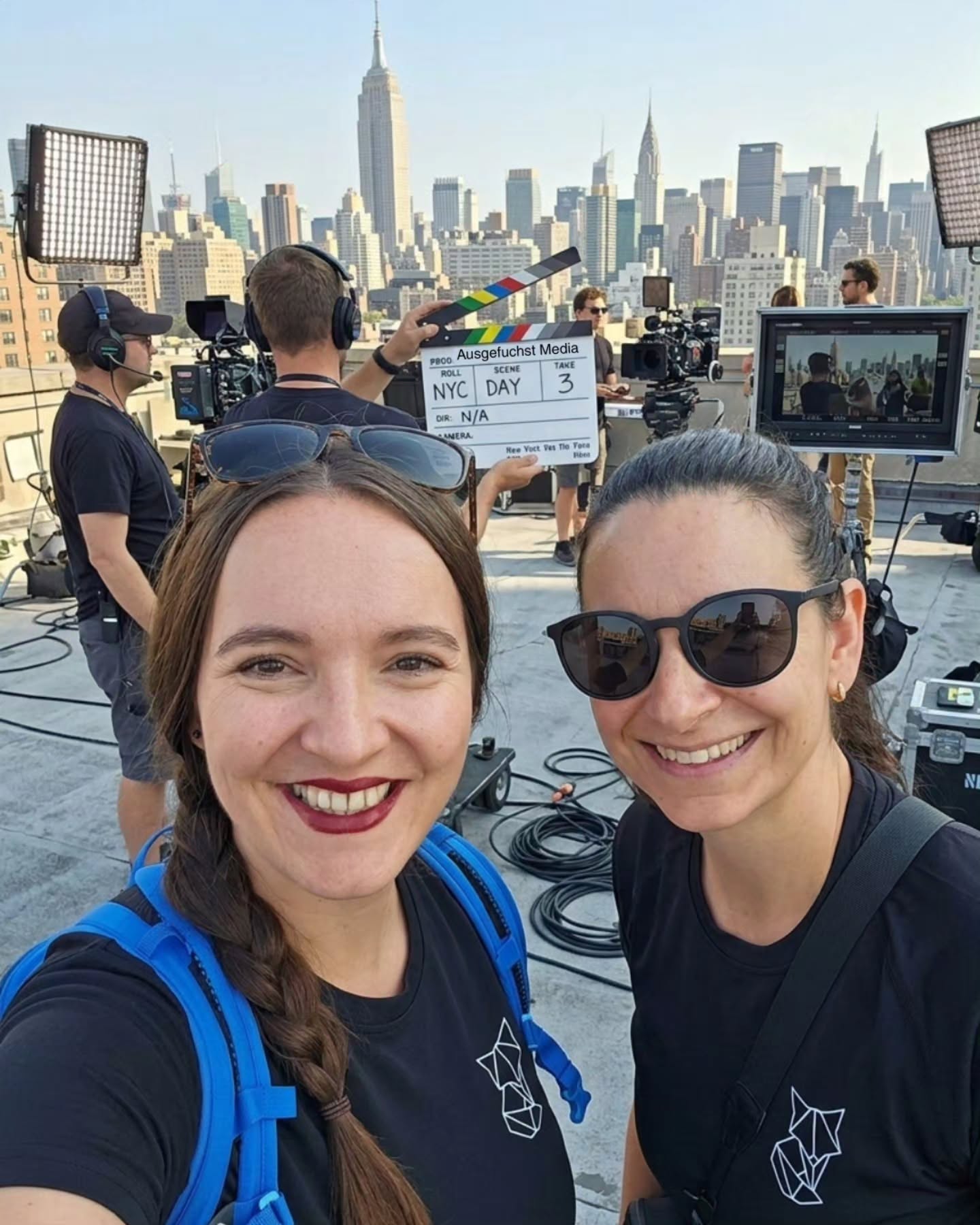 Wir gehen neue Wege! 🤩
Als Filmteam starten wir in New York City durch. Oder werden wir doch Tiefsee-Forscherinnen? Oder eröffnen ein Kiosk Standerl am Weg zum Mount Everest? Oder..
Welchen Karriereweg findet ihr am witzigsten? 😂
#ausgefuchst #aprilapril #socialmediaagency