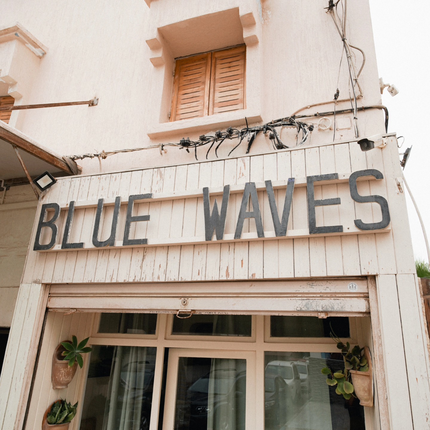 🌊☀️ Welcome to Rip and Roll 🇲🇦🥋
📍 Anza, Morocco
1️⃣ Train BJJ by the beach
Daily Gi & No-Gi sessions with world-class instruction — just a stone’s throw from the waves.
2️⃣ Catch the perfect wave
Whether you’re a first-time surfer or a seasoned rider, Morocco’s Atlantic coast offers year-round swell and golden beaches.
3️⃣ Explore the magic of Morocco
From vibrant souks to coastal sunsets, unwind and soak in the local culture between sessions.
4️⃣ Quiet comfort
Stay just minutes from the surf, with healthy meals, chill communal spaces, and a short walk to the mats.
5️⃣ A camp with purpose
More than just a getaway — Rip and Roll is about community, growth, and reconnecting with what moves you.
🎟️ Limited spots available
Join us this November for an unforgettable week of surf, BJJ, sun, and soul.
#RipAndRoll #SurfAndBJJ #BJJCamp #MoroccoCamp #Taghazout #BJJLifestyle #BrazilianJiuJitsu #SurfCamp #WinterSun #MoroccoTravel
@cnewman10bjj
@luke.saldanha