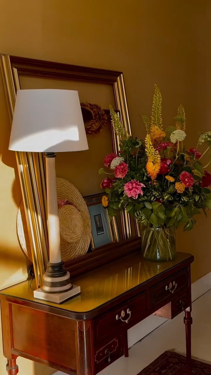 Ya está aquí la primavera y con ella nuevos modelos de la COLECCIÓN V&I _____
Muy pronto 🌻🌷🪻🌺
En nuestro estudio 🥰