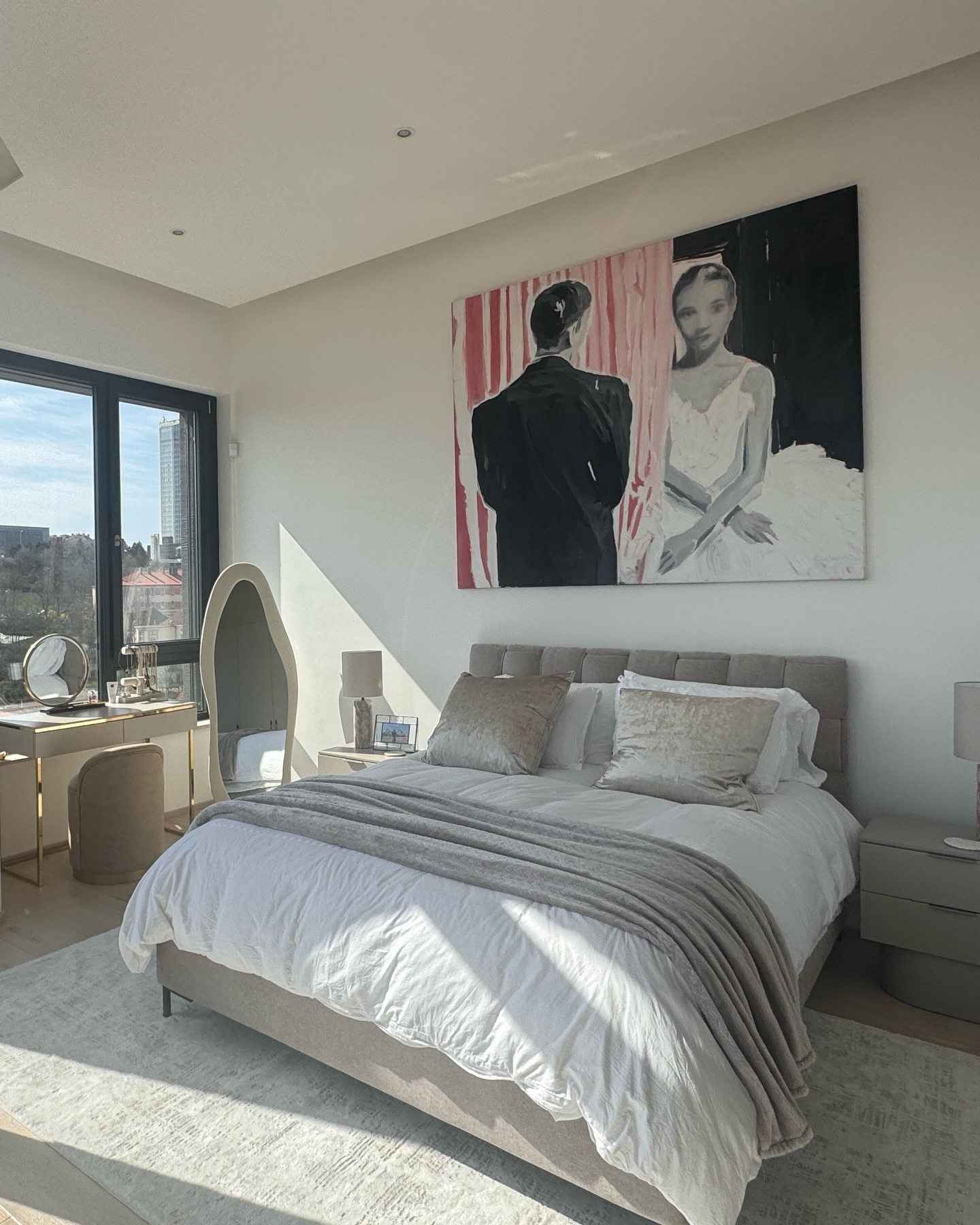 Where my paintings find a home . . . 🤍🩶🖤
Kevin Berlin, Backstage, oil on canvas, 60 x 72 in., 2009
Private collection, Prague, Czech Republic.
#art #kevinberlin