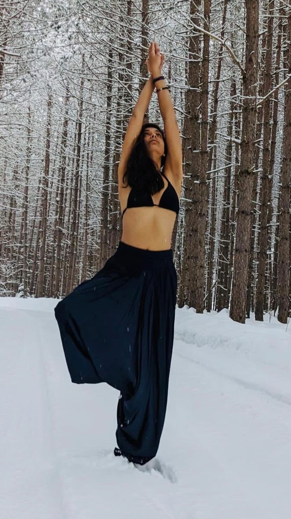 Minus 21 in Bancroft ❄️
All the boys showed up on one of the coldest days to hit the cold tub 😜
Empowerment through breathwork and brotherhood.
The boys went all in.
The benefits of cold water therapy and breathwork:
• Builds mental resilience and discipline
• Boosts mood and reduces stress
• Increases circulation and recovery
• Strengthens the immune system
• Deepens mind-body connection
Cold. Breath. Brotherhood. 💨🧊
#Kidswellness #coldtherapy #breathworkhealing #brotherhood