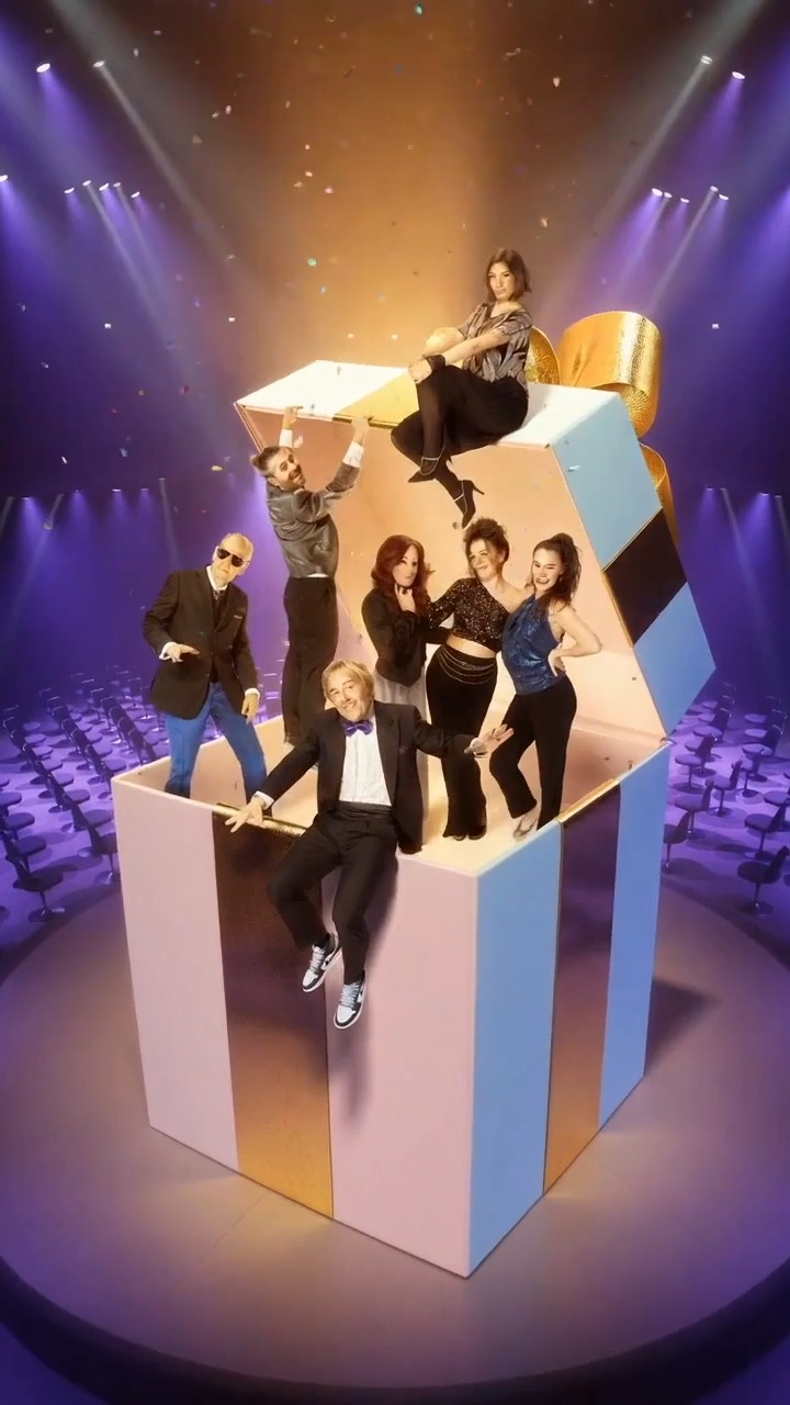 Vous pouvez dès aujourd'hui réserver vos places pour notre futur concert 🥳 Et si vous réservez au mois d'avril, vous aurez 20% de réduction avec le code KVOXAVRIL !
Nous nous réjouissons énormément de vous y retrouver et de partager avec vous cette aventure unique, célébrant 20 ans de musique, de passion et de scène.
https://kubus.swiss/fr/voxset-20ans