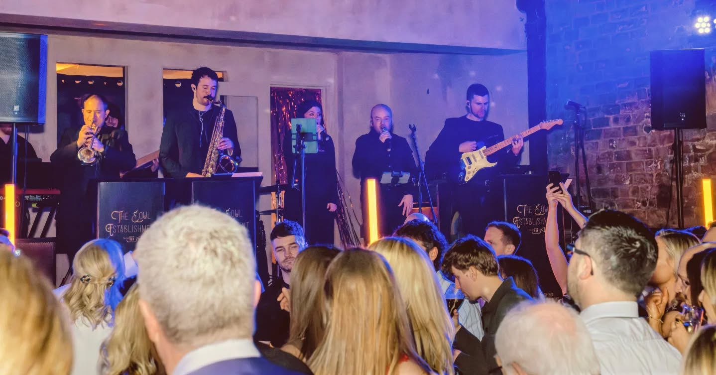 Our 8 piece band set up 🔥
Check out more band sizes at
www.thesoulestablishment.com
.
info@establishedentertainment.co.uk
.
.
.
.
.
.
.
.
.
#scotlandwedding #functionband #luxuryshowband #scottishweddingideas #justengaged