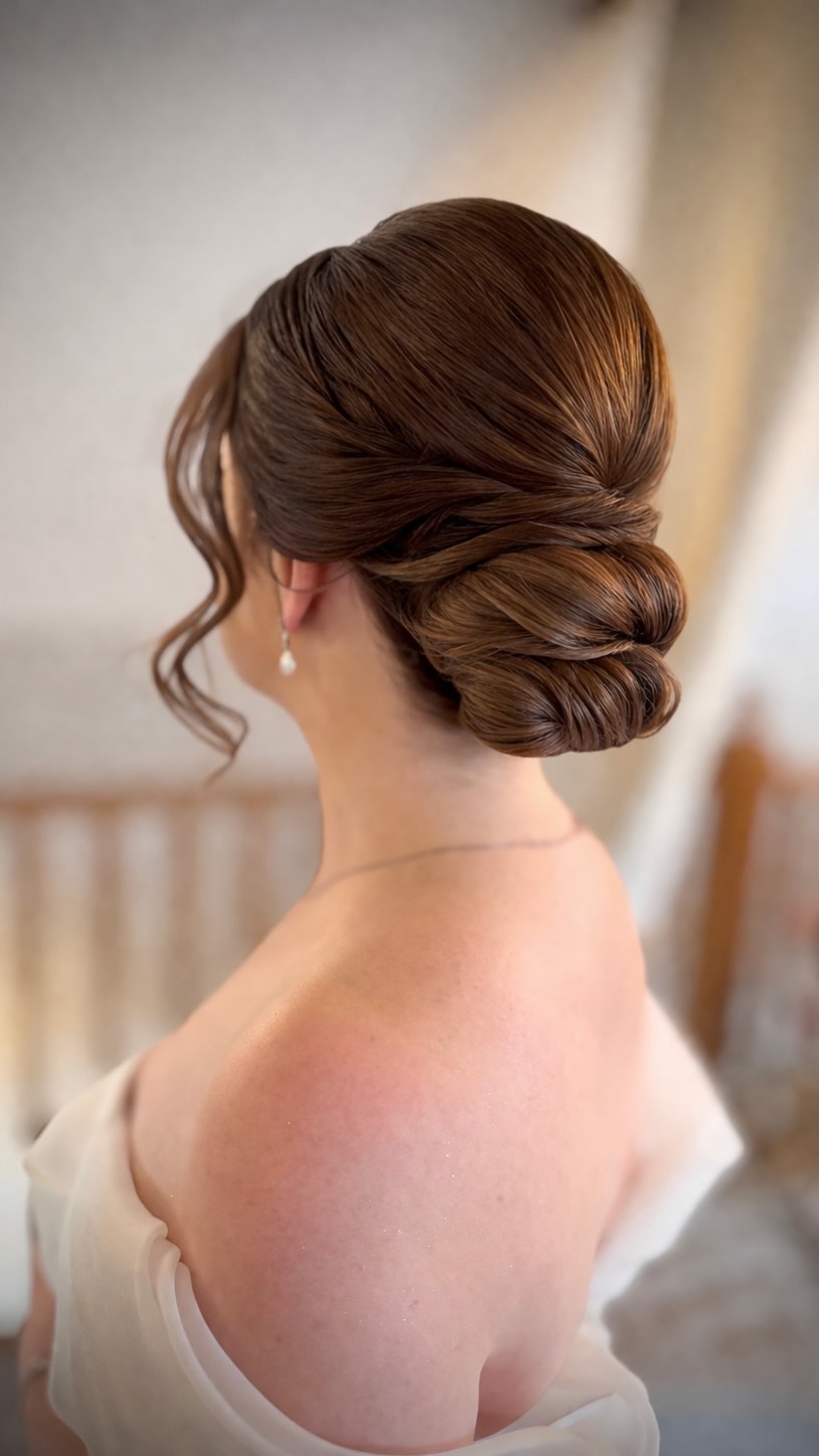 Low buns for my beautiful bride & her bridesmaids 🤍
When it comes to timeless wedding hair, you truly can’t go wrong with a classic low bun. Soft, elegant, and effortlessly chic — it’s a style that has been loved for years and will continue to be for many more to come.
Whether you prefer a voluminous, textured finish or something sleek and polished, the low bun is the best hair choice for a long wedding day… it will hold through rain, shine, and plenty of dancing.
Perfect for my modern brides across Cambridge & London looking for that refined, stylish finish from their hair stylist.
Do you agree? 🤍
#cambridgebridalhair #londonhairstylist #weddinghairideas #lowbunbride #bridalhairinspo