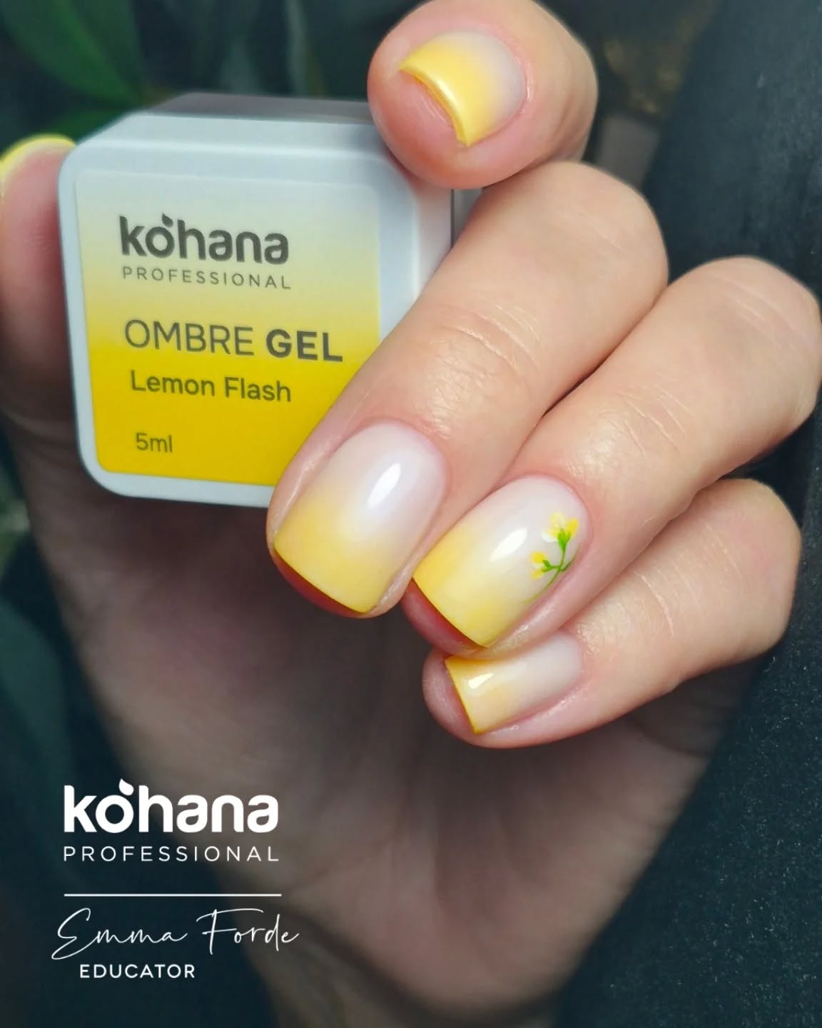 A fresh spring set using @kohana_professional products, including
CB #milkywhite
Ombre Gel #lemonflash
Acrylic paint
Absolutely loving messing with acrylic paint at the minute 🥰
#nails #flowernailart #springflowers🌸