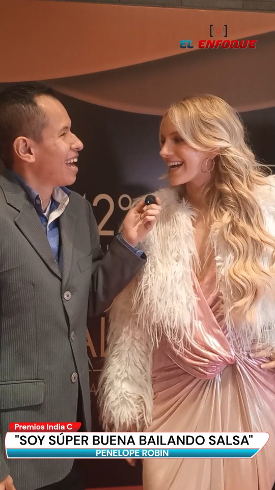 La siempre encantadora @thepennyrobin nos habla de su nueva música, el sabor latino que corre por sus venas y su estilo. Penelope siempre arrolladora con una energía cautivadora.
¿Para cuando una salsita Penny? O tu versión del Ratón de Cheo Feliciano? La amariamos!!!!!
#peneloperobin #bogotá #salsa #elratón