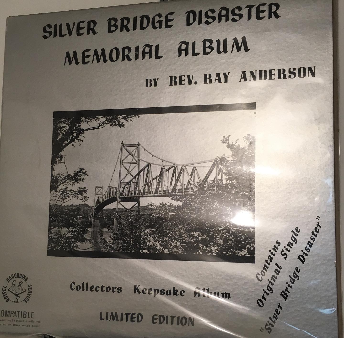 Silver Bridge, Point Pleasant, WV 1928-1967 Memorial albums by various recording artists.
The Silver Bridge Disaster as it would be called tragically took 46 lives and tore a hole in the community.
A slew of albums about the disaster were created by a variety of recording artists in the proceedings months.
Brian Goodman @baltimorebonesbrigade shares an in depth review of some of the albums. https://www.haint.blue/post/disaster-ditties-demonic-demolition-the-silver-bridge-disaster-memorial-album
Records pictured courtesy of @markmayrobots