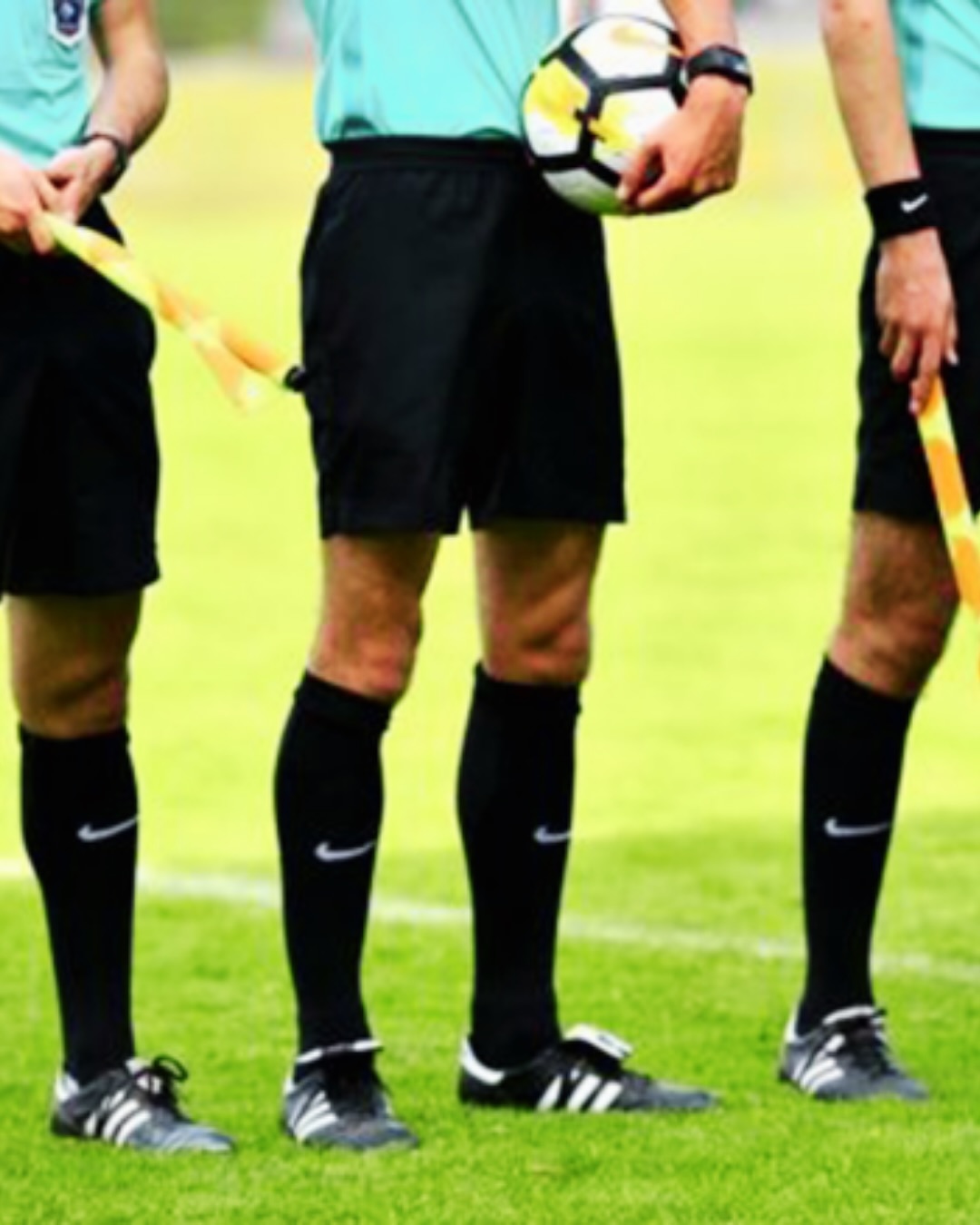 đ”âȘïž đđÌđŠđđđĄđđ§đđąđĄđŠ đđ„đđđ§đ„đđđđŠ đ”âȘïž Bon match Ă tous nos arbitres ainsi quâĂ toutes les Ă©quipes engagĂ©es ce week-end ! đ✠đđ€đđđąđ đđąâđąđ đ¶đđąđ, đąđ đžđ đđđđĄ đđ đčđđđđđđ đđ€ #fcgraves #arbitres #respect #football #lfna espritdefamille passionfoot weekendmatch