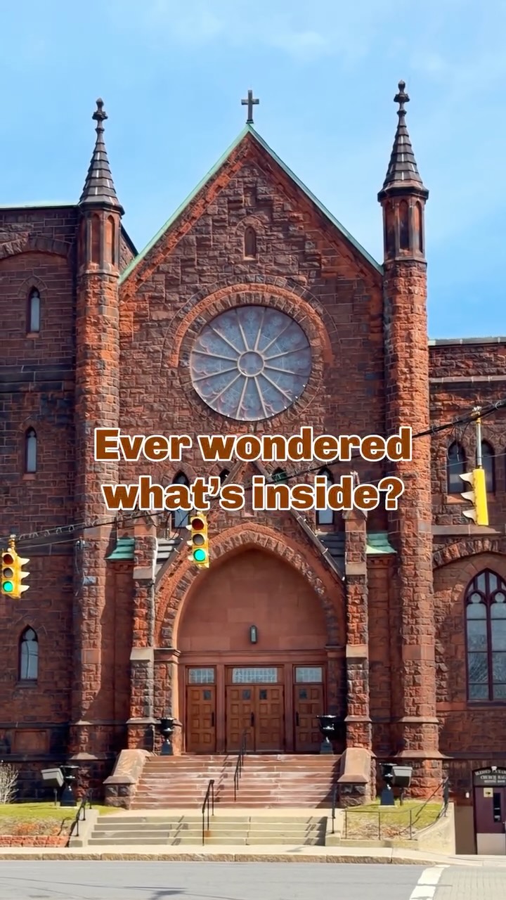 Ever wondered what’s inside the Blessed Sacrament Catholic Church? This Gothic brownstone has anchored the Central Avenue landscape in Albany’s West End since 1902.
The structure was built to serve workers from the nearby West Albany Shops train yards and stands as a primary example of early 20th-century craftsmanship. Its detailed exterior and the expansive interior, which was renovated for the centennial, capture a distinct era of local urban development. Following an expansion in 1952, the building remains one of the most significant architectural landmarks in the district.
📍Blessed Sacrament Church
607 Central Ave.
Albany, NY 12206