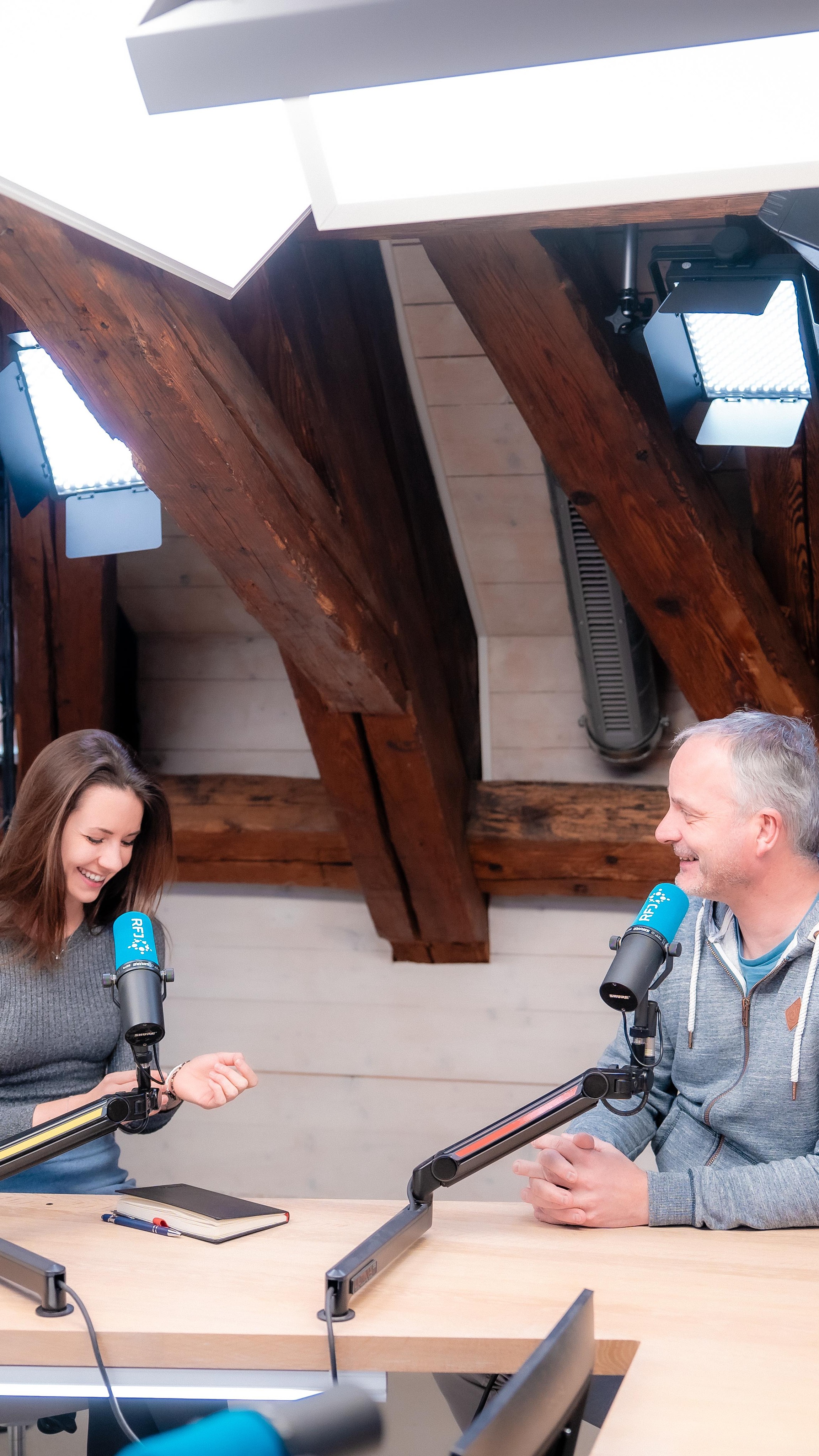 .
Un extrait de mon passage de plus de 8 min en direct sur @rfj.ch de ce mardi. 🎙️
Parce que mon objectif est de vous faire découvrir le développement personnel autrement.
Pour l’interview en entier 👉🏽 www.nymphea-daphne.ch