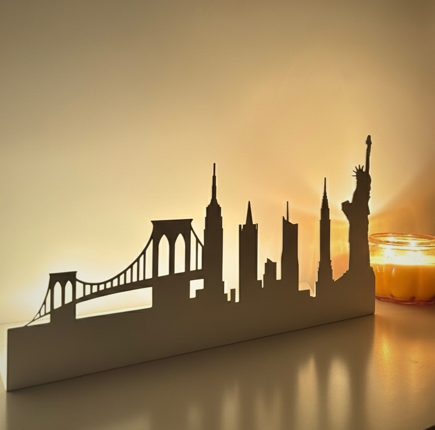 Accendi la magia con il nostro porta candele. 🕯️
Questo pezzo non è solo un accessorio d’arredo, ma una vera e propria scenografia in miniatura.
Scoprili nella Linea Pop Art.
Link in bio. 🔗