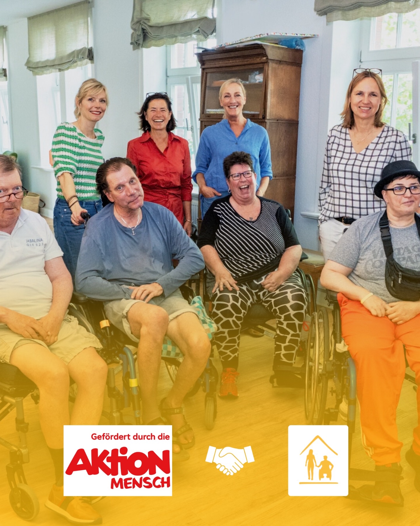 Wir freuen uns riesig verkünden zu dürfen, dass wir die Förderzusage der Aktion Mensch erhalten haben!
Diese Unterstützung bedeutet uns viel.
Sie gibt uns die Möglichkeit, unsere Arbeit weiterzuentwickeln und neue Ziele mutig anzugehen.
Ein besonderer Dank geht an @derparitaetischehamburg , denn ohne die Begleitung, die Beratung und den Einsatz wäre dieser Schritt nicht möglich gewesen!
Mit der Förderung schaffen wir mehr Raum für Teilhabe, Perspektiven und gemeinsames Wachstum.
Denn was zählt, ist:
DAS WIR GEWINNT & wir freuen uns, nun ein Teil davon sein zu dürfen! @aktion_mensch