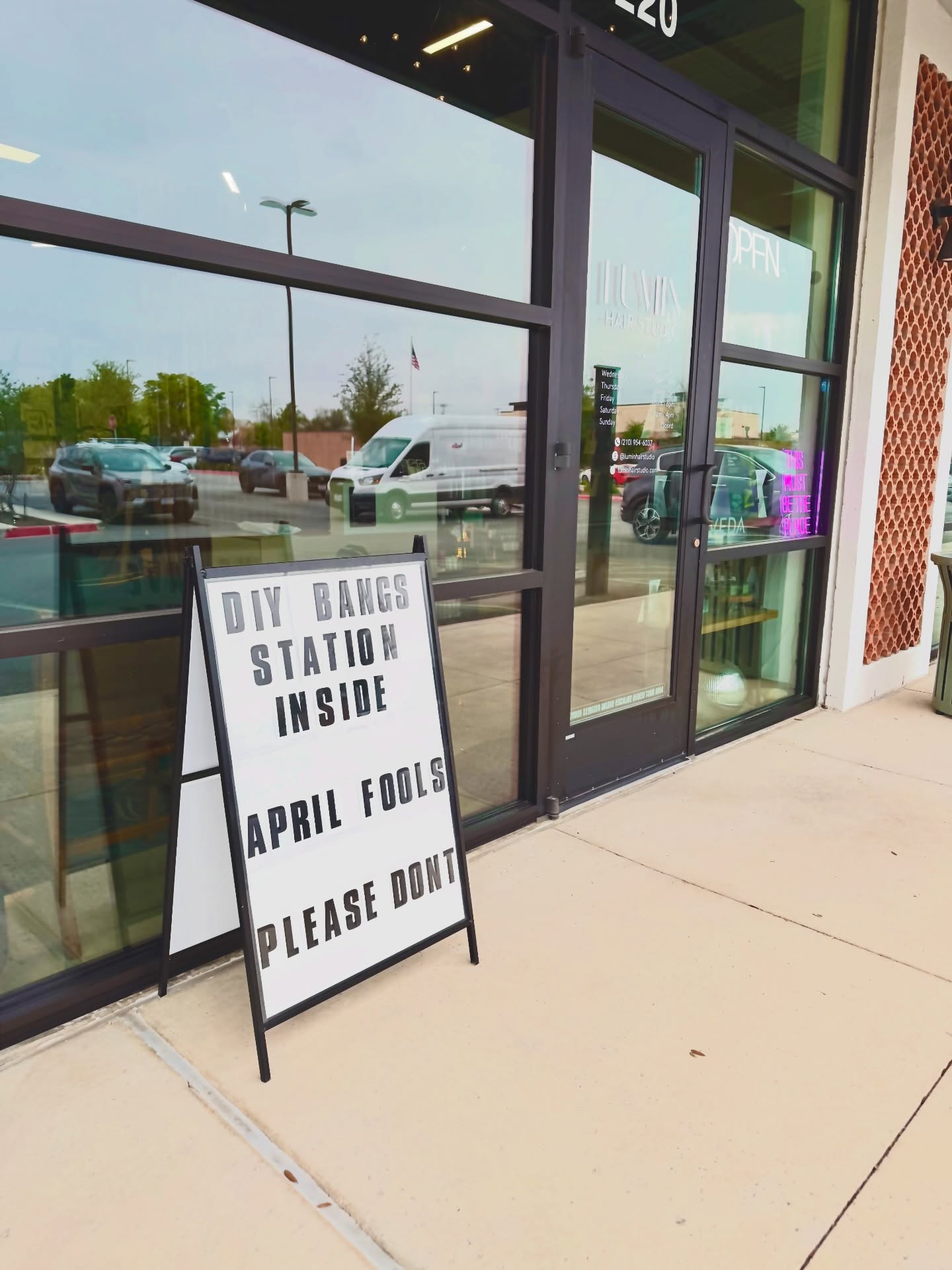 Just for funsies 😆
Happy April Fool’s Day! 🤡
#luminhairstudio #avedastylist #hairsalon #hairstylist