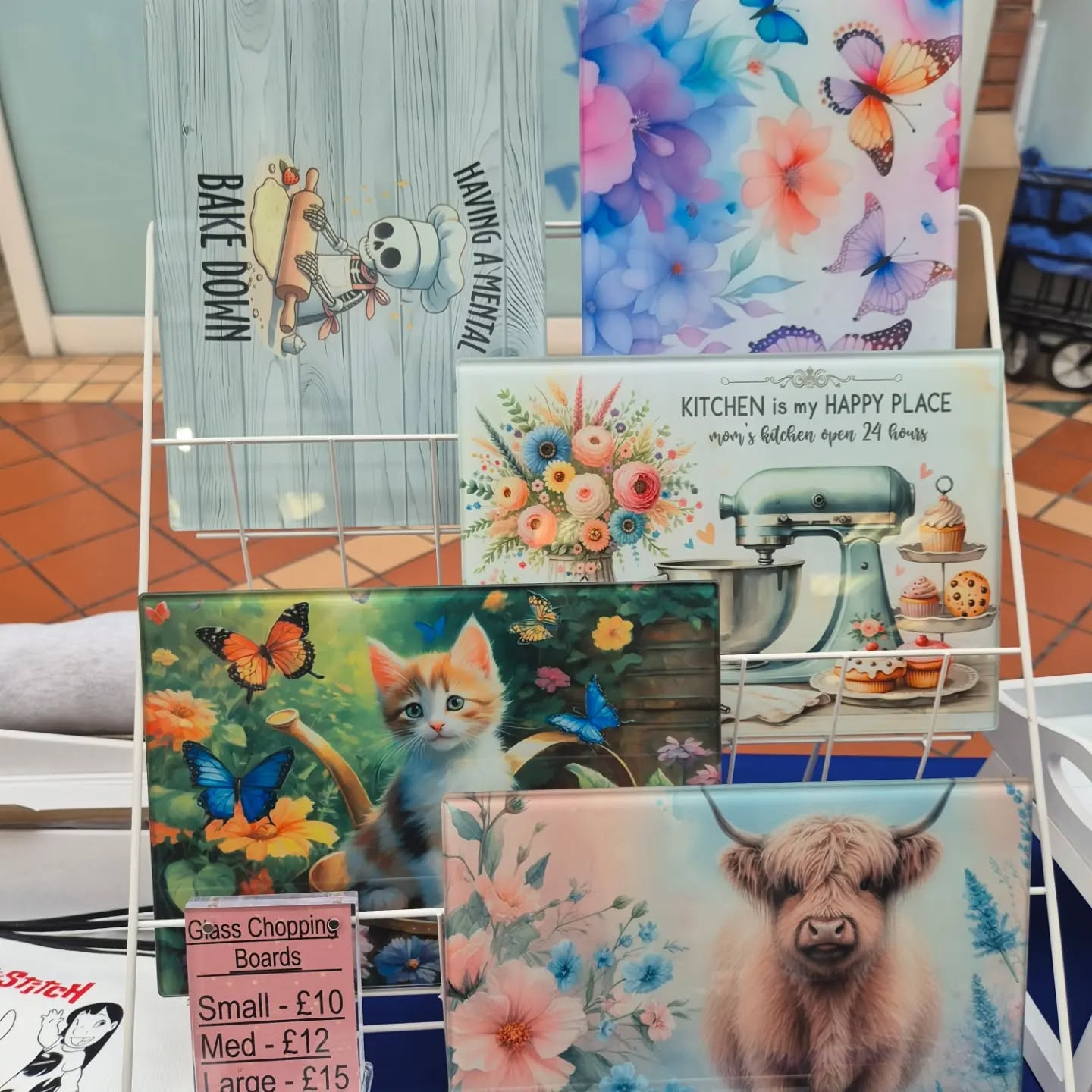 Here at Bridgwater #bridgwaterfoodanddrinkfestival
Come have a look with lots of stall and great gifts
#gifts #angleplace