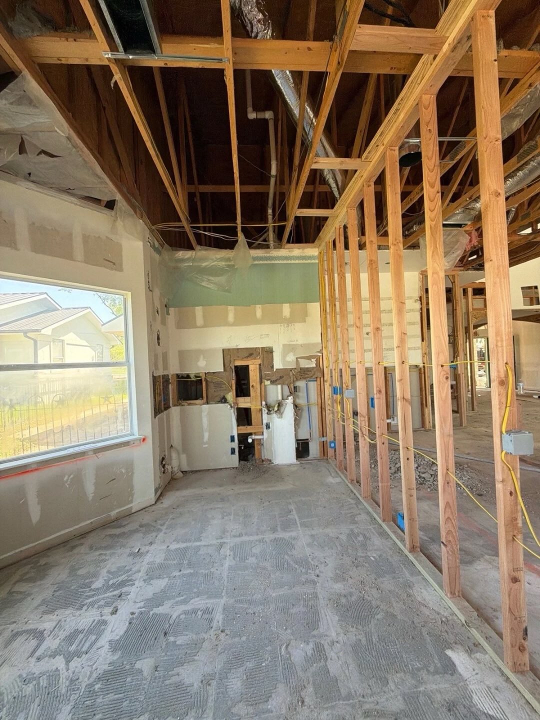 What you don’t see in remodel photos 🧐
The planning
The problem solving
The details that take the longest ✨
Build: @ct.builders
—
#homesweethome homeremodel #atx #atxinteriordesigner #austintexas