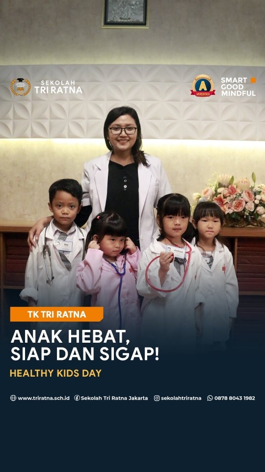 Dalam kegiatan Healthy Kids Day di TK Tri Ratna @tktriratna, kami belajar secara langsung dengan dr. Ni Nengah Erni Dwijayanti, S.Ked tentang cara menangani luka, mulai dari memahami pertolongan pertama hingga mempraktikkan teknik perban yang tepat.
Dengan penyampaian yang sederhana, murid mengikuti kegiatan dengan antusias. Mereka tidak hanya menyimak, tetapi juga berinteraksi langsung dan bermain peran dalam memberikan pertolongan pada luka.
Kegiatan ini menjadi pengalaman belajar yang bermakna, membantu murid untuk lebih peduli, berani, dan siap menghadapi situasi sehari-hari dengan lebih tenang.
Bergabunglah bersama kami di Sekolah Tri Ratna!
🔗 psb.triratnaschool.sch.id
☎️ +62 878-8043-1982
SMART • GOOD • MINDFUL
#sekolahjakarta #sekolahbuddhajakarta #sekolahtriratna #sekolahjakartabarat #mindfulschool