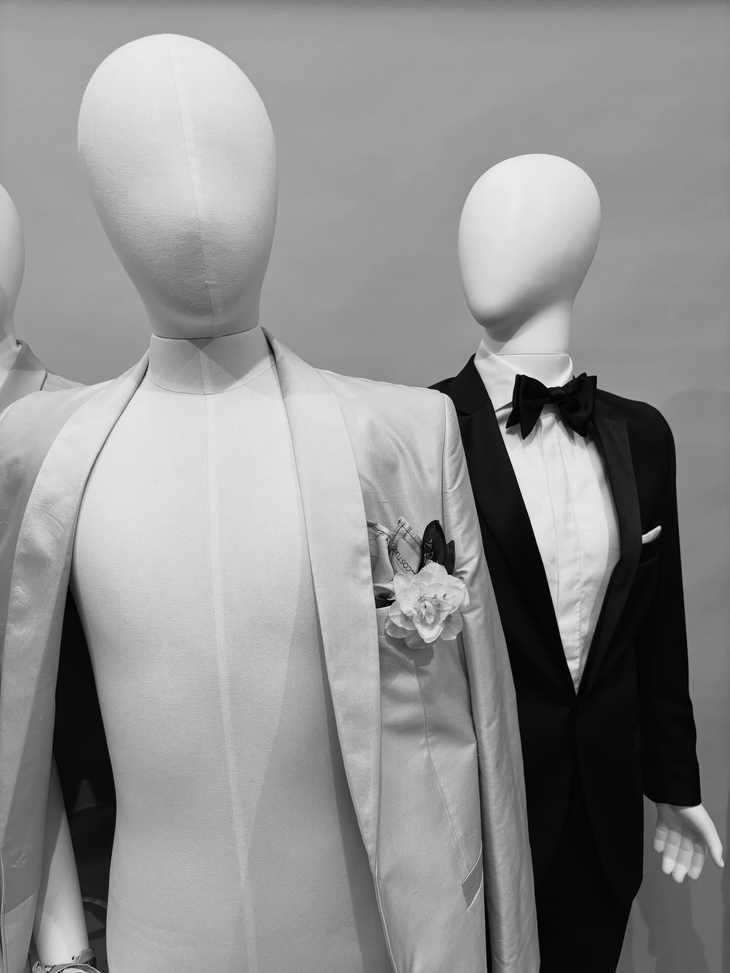 Mannequins @the_costume showroom
2026 Ceremonia
——————
#lascarcatargiu9 #menclothingbrand #costumepentrubărbați #costumepecomanda #bucurești