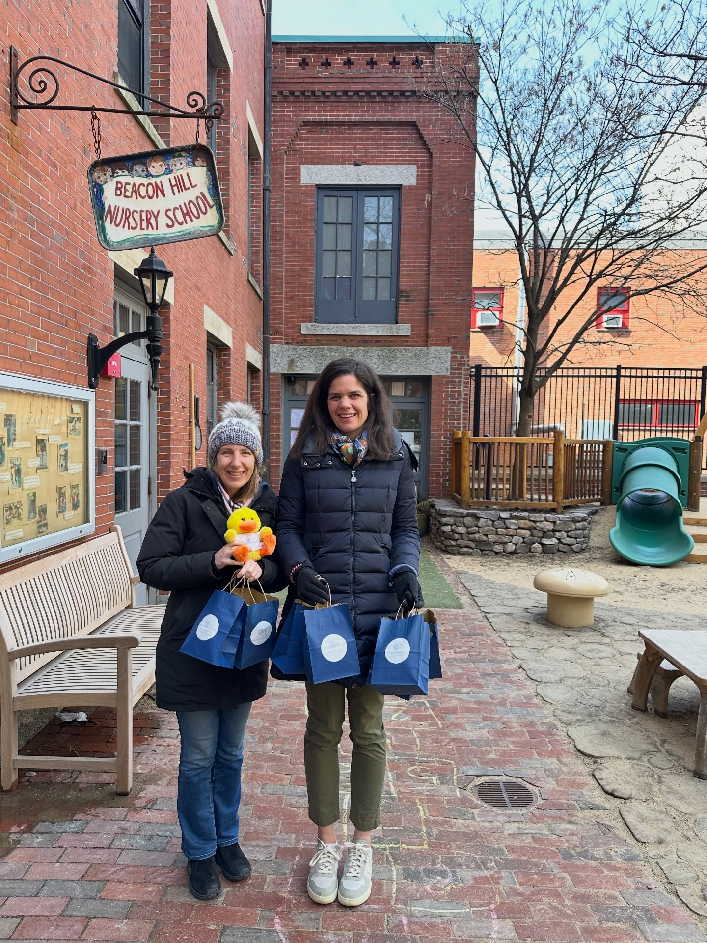Taking a look back through the busy month of March!💚
We welcomed new families with Joy the Duck deliveries, captured sweet moments on picture day, kept our staff up to date with CPR training, and enjoyed seeing our classrooms deep into their investigations! Our JK classes made their March self portraits and began writer’s workshop, children and teachers started creating auction tote bags, and we reveled in playing on defrosted playgrounds with friends, rain or shine!✨