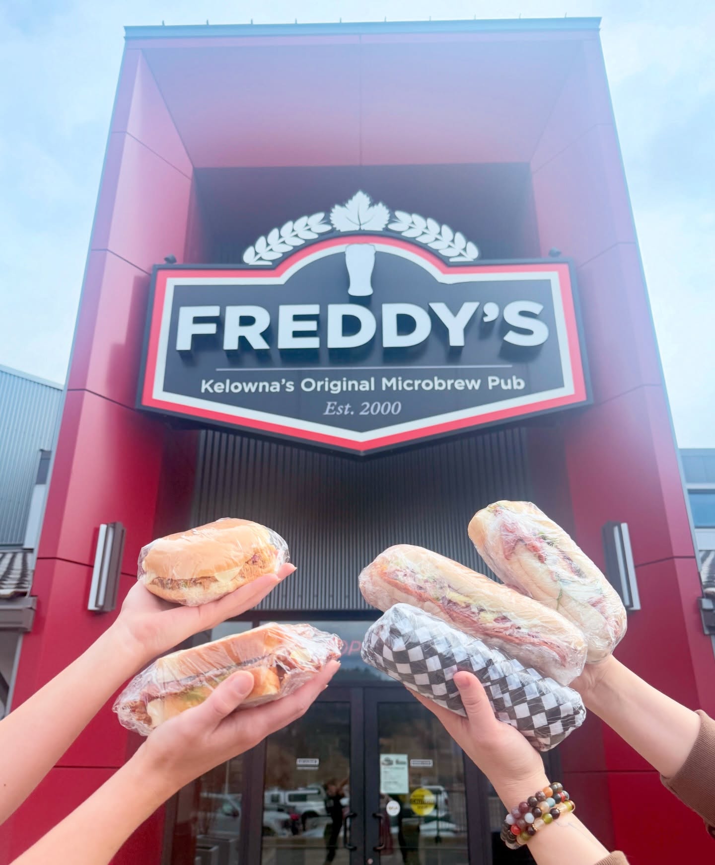 Life’s busy… lunch shouldn’t be 🥪✨
Our grab & go sandwiches are here to save the day!
Fresh, stacked, and ready when you are. No waiting, no fuss…
just really good bites on the move 👀
Chicken Salad $7.50
Turkey Club Wrap $9.50
Guac BLT $10.00
Italian $10.50
Gabagool $12.00
In a rush? We’ve got you.
Hungry? Even better 😉
#lunchtogo #sandwhich #brewpub #freddys #craftbeer