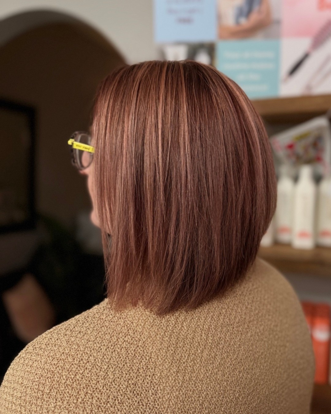 the bob is back, baby ✨
clean, chic, and seriously timeless 🤍
whether it’s blunt, textured, or soft and layered — the bob is having a moment and we are HERE for it
ready to join the short hair era? 💫
#pinupcurls #bobhaircut #hairtrends #chicstyle #modernhair