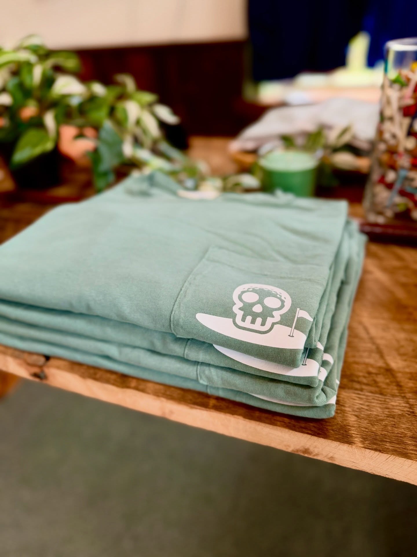 NEW Slowroll merch has landed in the shop. 💀⛳️
Men’s polos, women’s polos, and pocket tees.
Swing by and pick one up!
#SlowrollGolf #SkippackVillage