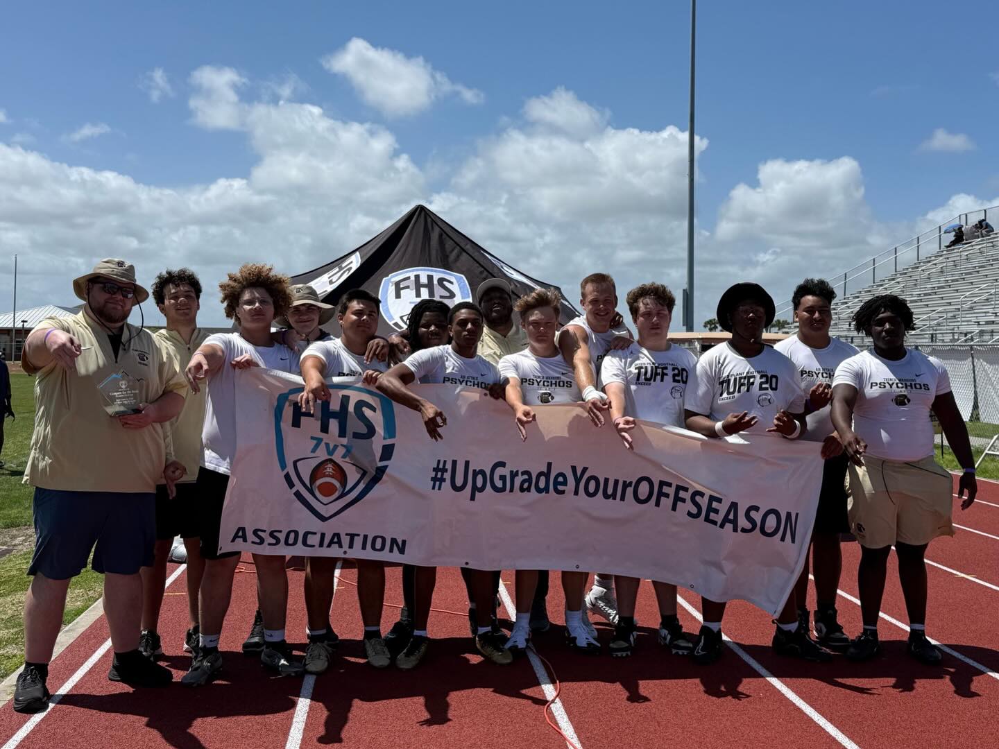 The Trench Warriors did it again! Winners of the @fhs7v7a East Coast Air Raid Battlelines tournament. 🚀
#11as1 #noexcuses