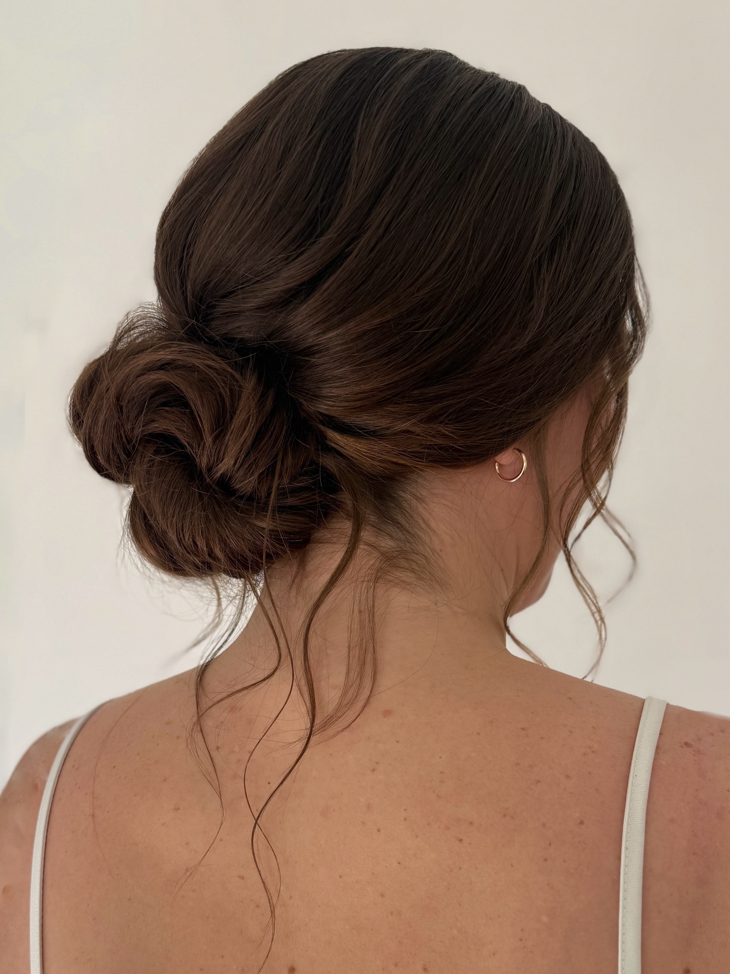 Starting to feel like wedding szn 💕
Swipe to see how much hair is hiding in this bun 🤯