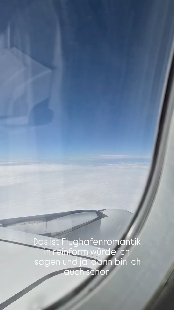 Hallo liebe inner you Community, ich bin Saskia und ich werde die nächsten Wochen für euch dokumentieren, was ich mit inner you auf Teneriffa erlebe. Ich werde euch zeigen, was hinter den Kulissen von inner you passiert 💫 Es liegen zwei wunderbare Retreats vor uns und wir können es garnicht erwarten, die Teilnehmerinnen kennenzulernen ✨
Wenn du auch noch dabei sein möchtest, von 25.-30.04. sind noch Plätze frei 🙏😌
Ich freu mich schon auf die Zeit hier!
Das ist auch für mich eine kleine Mutprobe in ein Mikro zu sprechen! Ich hoffe ihr begleitet mich ein Stück auf meiner Reise 💜
#tenerife #yogaretreattenerife #yogamachtglücklich #yogaretreat