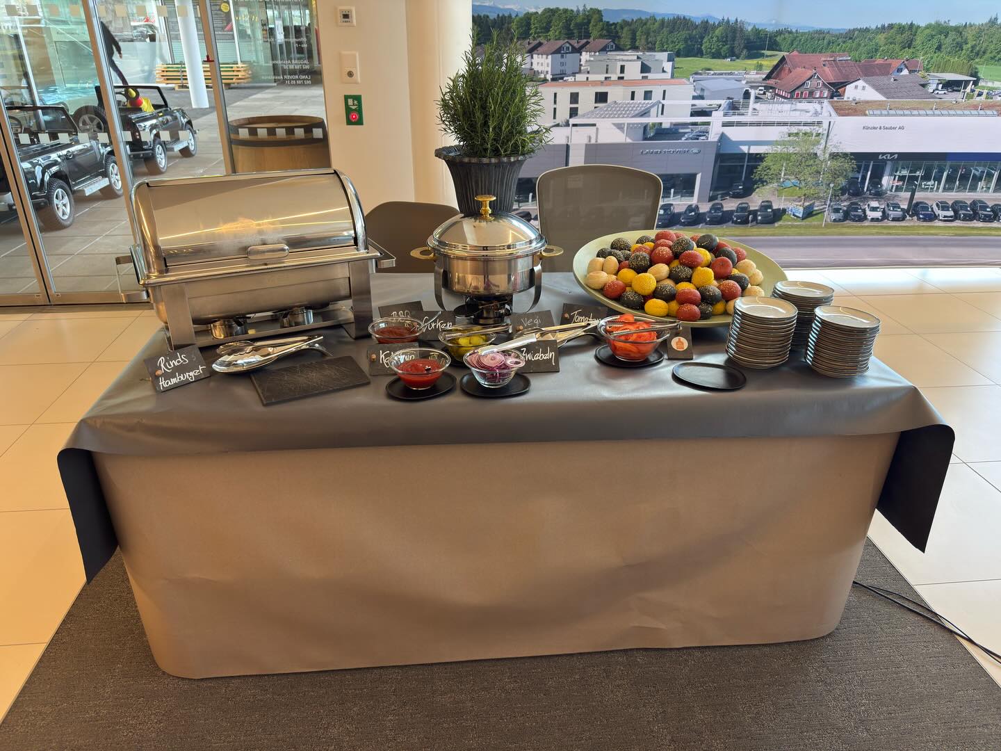 Diesen Freitag und Samstag haben wir Tag der offenen Tür. Am Freitag unsere After-Work-Party und am Samstag unsere Frühlingsausstellung. Wunschfahrzeug probefahren und von tollen Aktionen profitieren. Wir freuen uns auf Ihren Besuch!