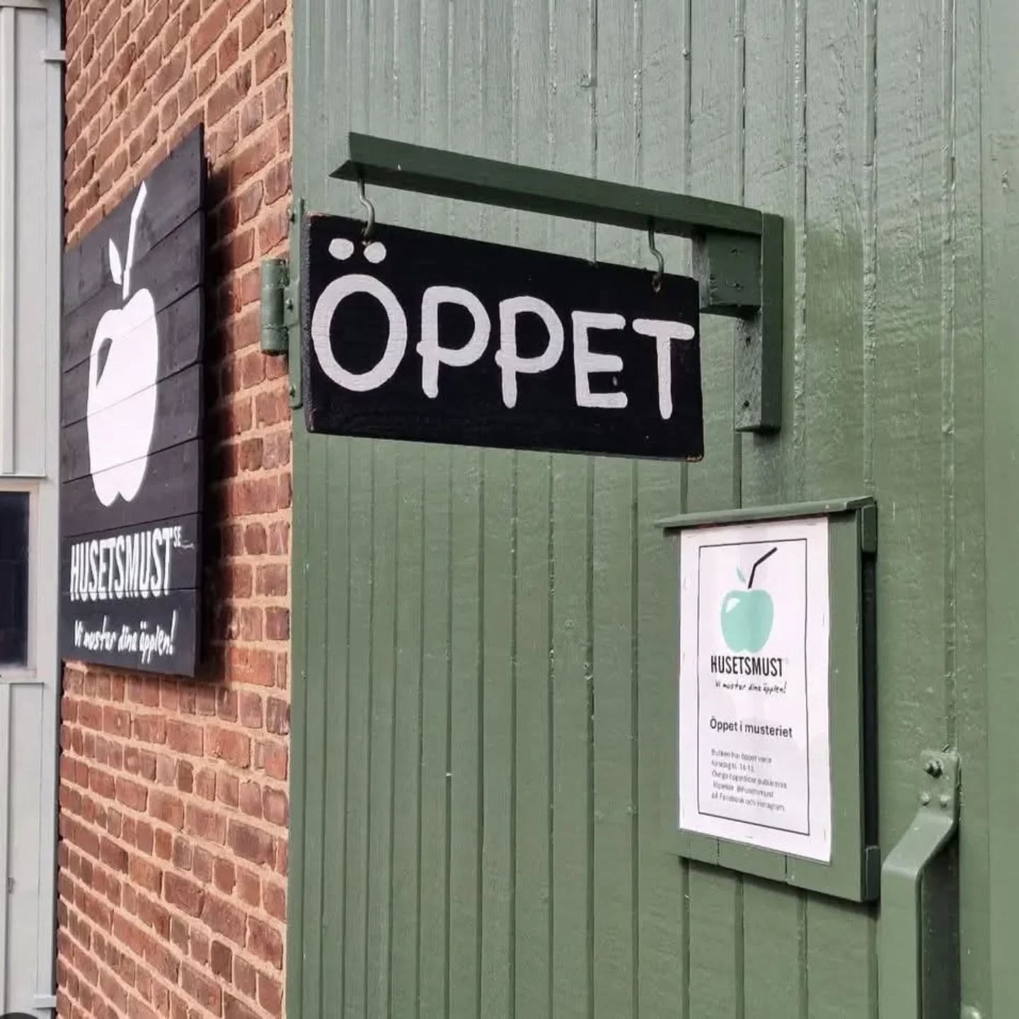 Välkommen till oss 🍏🍎
Butiken är öppen
Torsdag 26/3 kl 14-18
Lördag 28/3 hittar ni oss på ÄHLM Market k10-15
Varmt Välkomna 🍎🍏