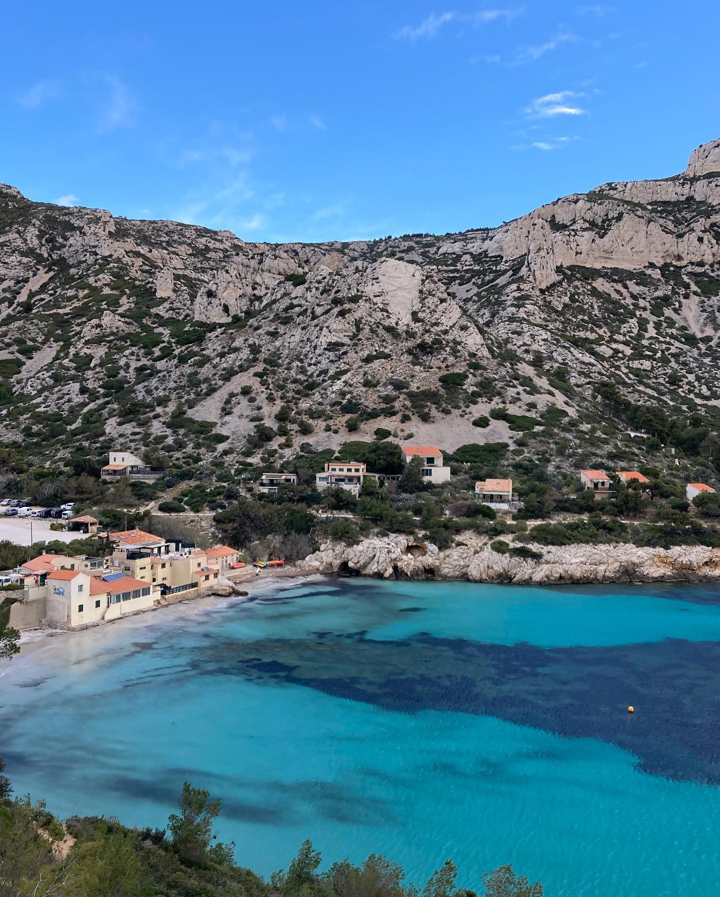 Provence-Alpes-Côte d’Azur ☀️
Magnifique région où démarrer la saison de rando! 🥾🌸 ⛰️
#provencesalpescotedazur #nature #rando #hiking #accompagnatriceenmontagne #kulkatrek