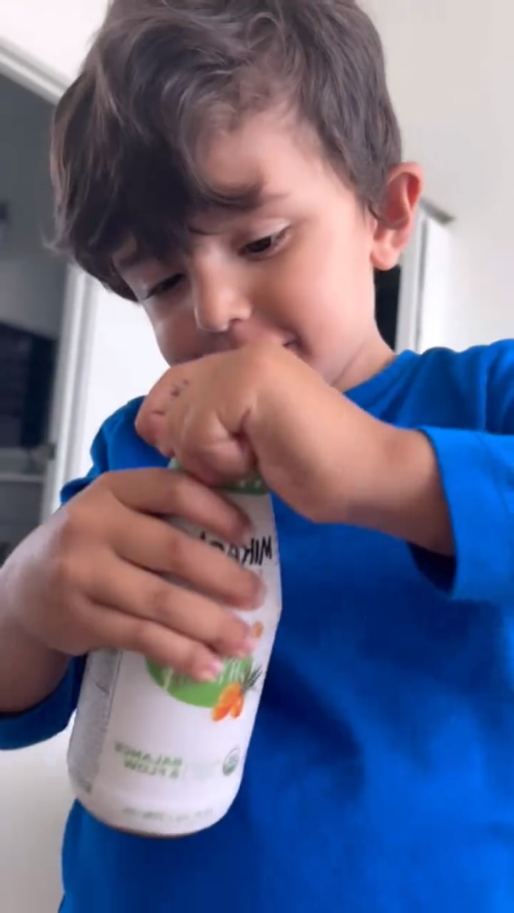 Some wishes are small… and some feel like miracles ✨This sweet boy is dreaming big today 💙
Have you ever experienced a “miracle” with sea buckthorn? 🌿✨ Tell me 👇
-
-
#seabuckthorn #healthyliving #miracleberry #miraclejuice