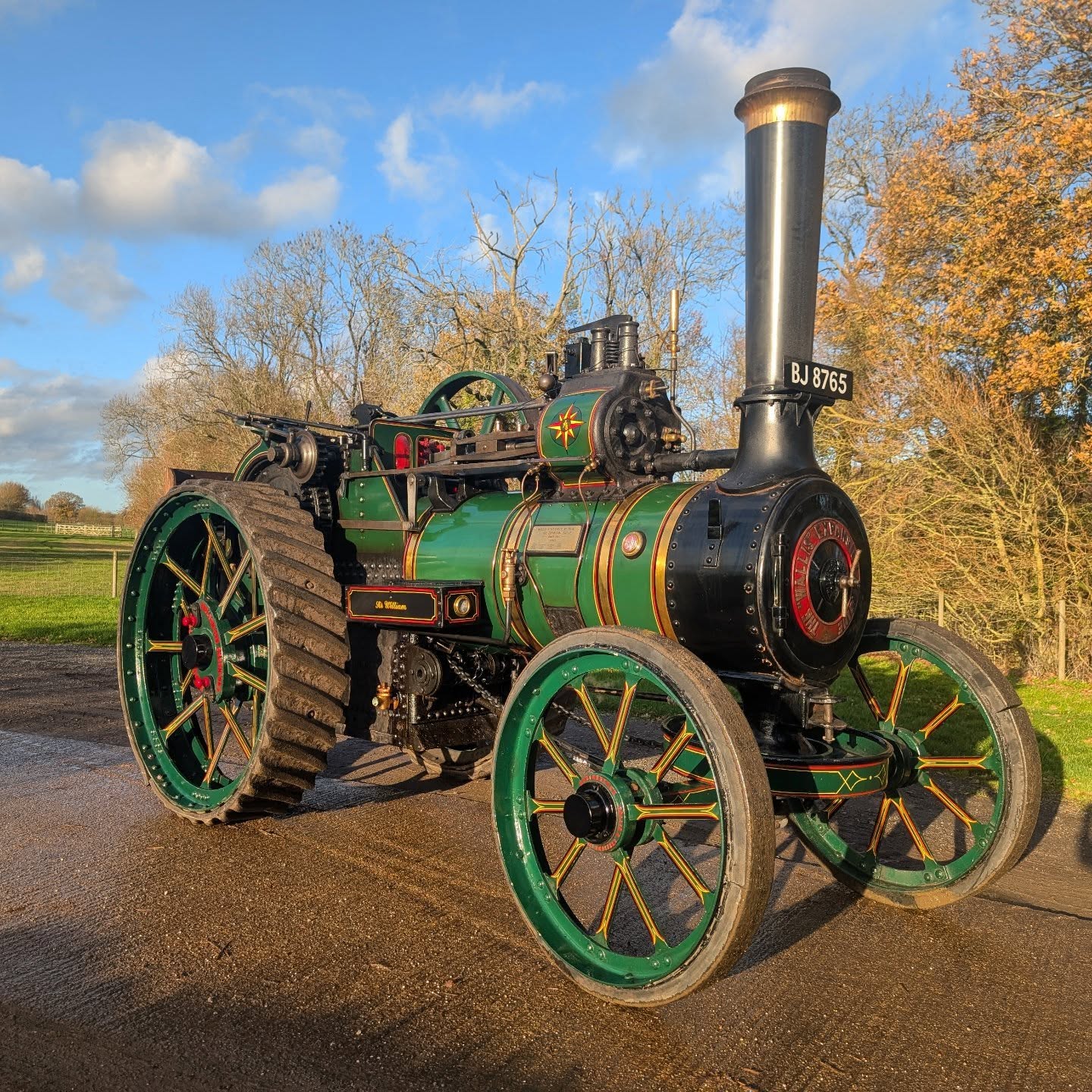 "Sir William" is ready for the rally season and at a new asking price!
For full details please see https://www.legacyvehicles.co.uk/full-size-steam-engines
.
.
#tractionengine #steamrally #wallisandsteevens
#steamup