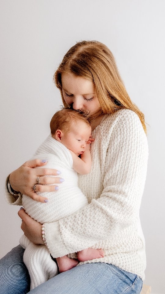 Tiny details, softly captured.
Newborn photography in Wrexham, with a simple and neutral style that keeps the focus on what matters most.
Sessions are calm, baby-led, and designed to feel relaxed from start to finish.
Now booking July and August due dates 🤍
#wrexhambabyphotographer #chesterbabyphotographer #northwalesbabyphotographer #wirralmaternity #babyphotographersnearme