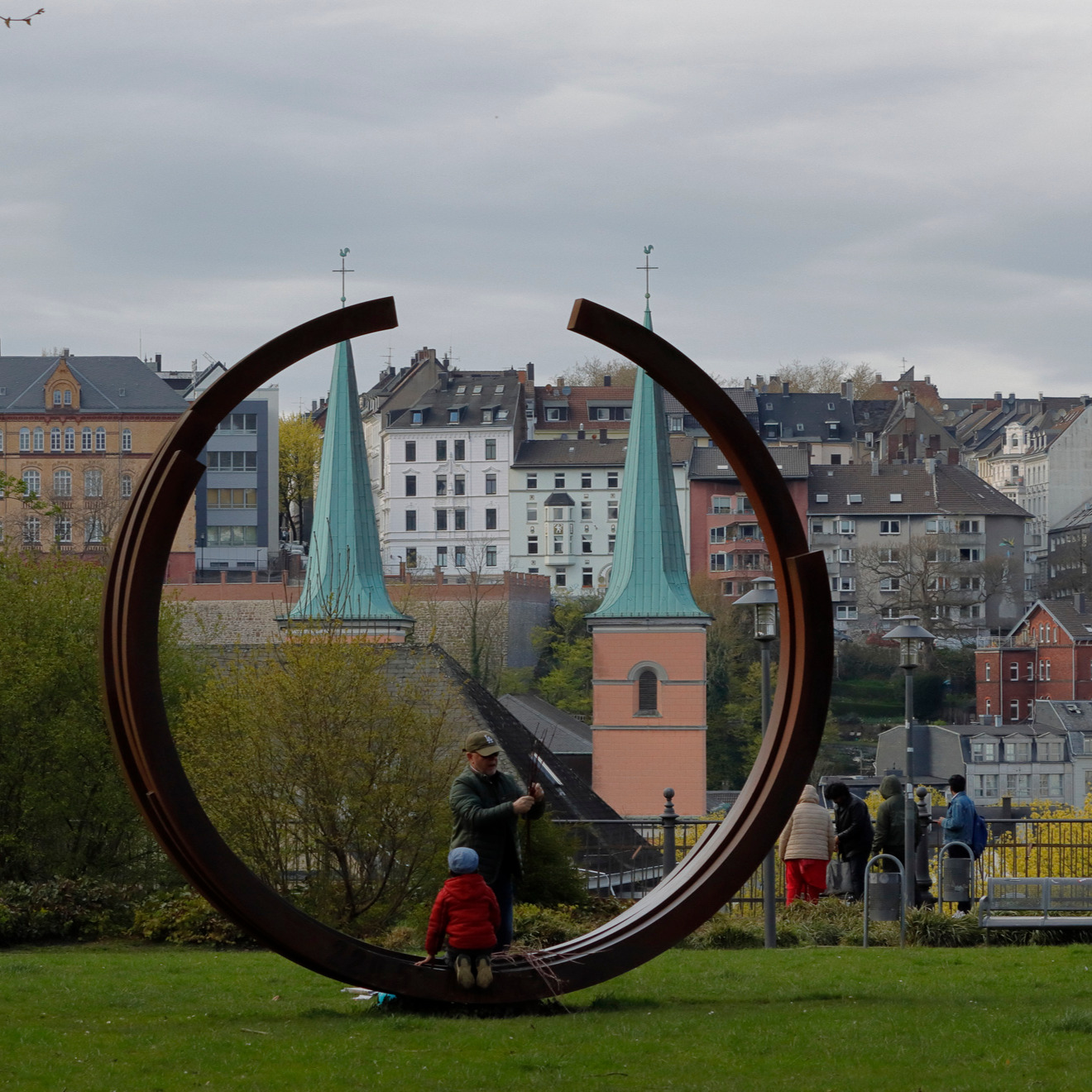 Frühlingserwachen hinter der Stadthalle.
#stadthallewuppertal #meinwuppertal #diebergischendrei #heimatbilder #wuppertalmeinestadt #wuppertal #talverliebt #fürmehrwuppertalaufinstagram #bergischesland #nrw #talfotografie #ilovewuppertal #instatal #My_view_of_germany #my_view_of_wuppertal #soschönistwuppertal #bernarvenet