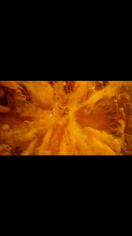 Golden rituals of Maharashtra come alive at 📍Pattankodoli, where a se of yellow reflects unwavering faith and devotion. Thousands of devotees gather, carrying traditions passed down through generation. The energy turn this sacred gathering into a living symbol of belief and unity
#incredibleindia #india #viralreels #reelstrending #ᴠɪʀᴀʟᴘᴏsᴛ