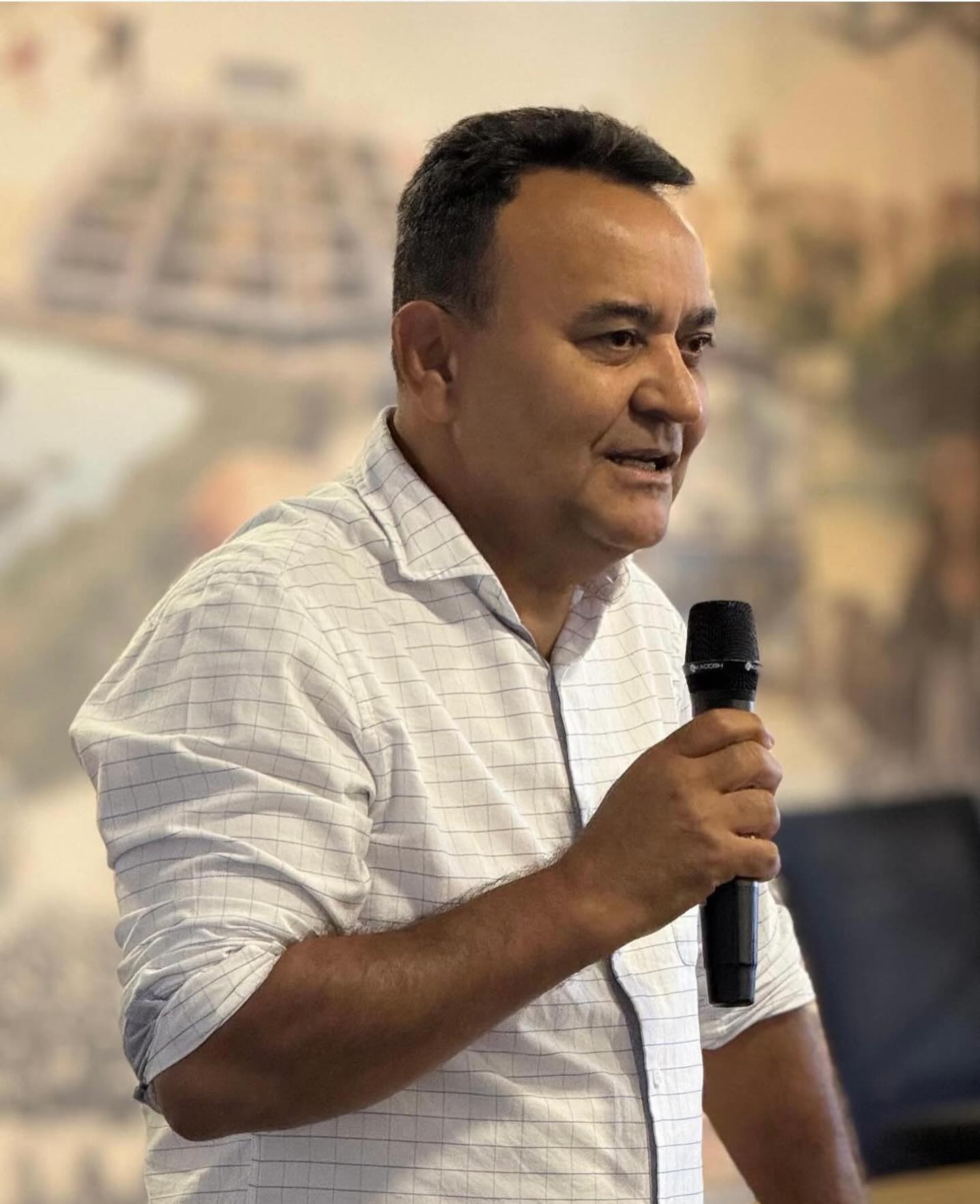 RIO PRETO TERÁ TV EDUCATIVA APÓS AUTORIZAÇÃO DO GOVERNO FEDERAL
A Prefeitura de Rio Preto foi autorizada pelo governo federal a operar um canal de televisão com programação educativa. O acordo foi publicado no Diário Oficial da União.
A TV Educativa deve começar a funcionar ainda neste semestre, com conteúdo voltado à informação, serviços e educação, em parceria com a TV Brasil.
Segundo o secretário de Comunicação, Ricardo Nonato, a proposta é aproximar o poder público da população. “A TV será um canal direto com o cidadão”, afirmou.
Mais informações no Portal Guilherme Baffi.