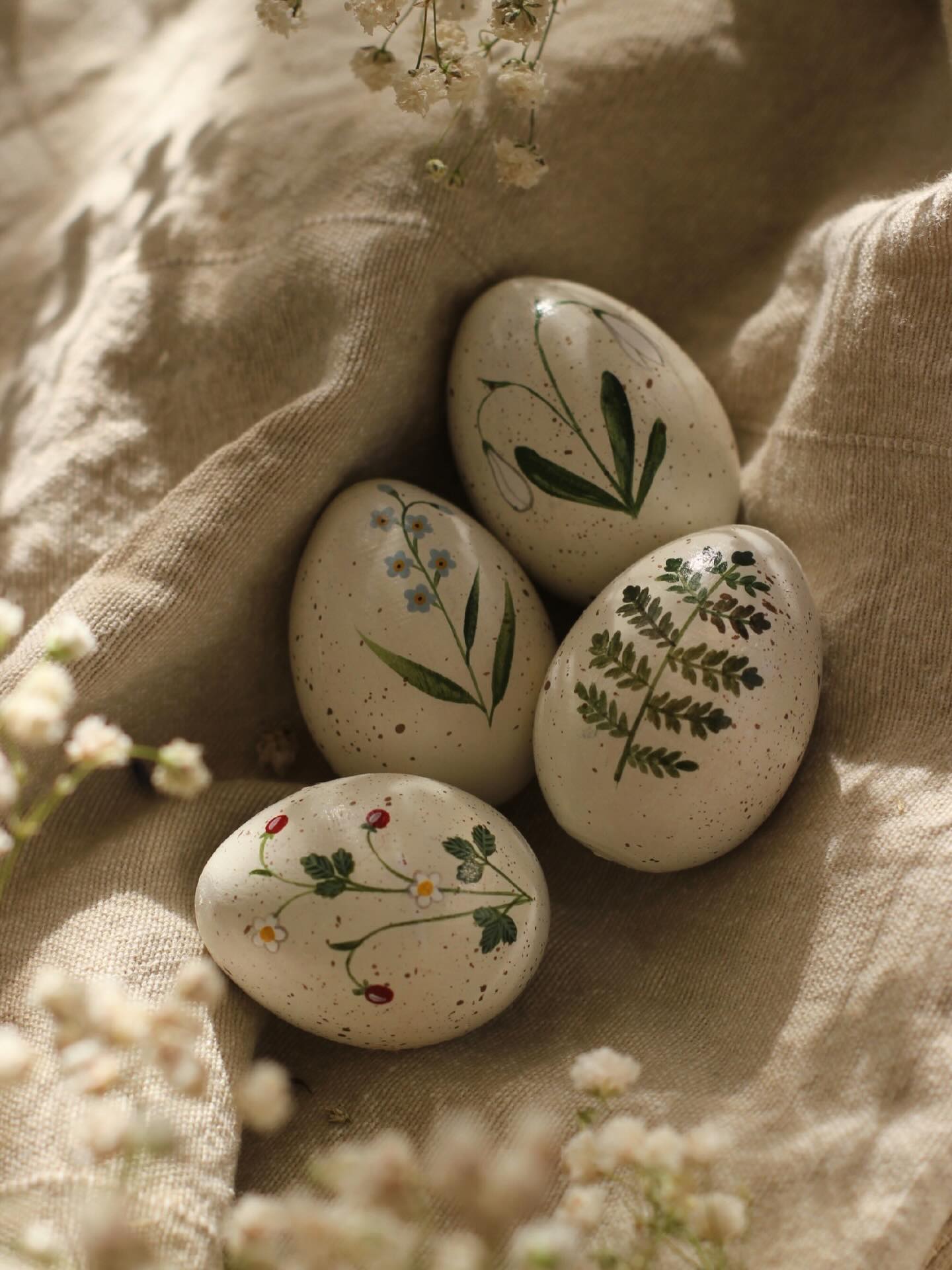 “April, the angel of the months, the young love of the year.”
– Vita Sackville-West
#diafeliz_toys #diafeliz_kids #diafeliz_woodentoys